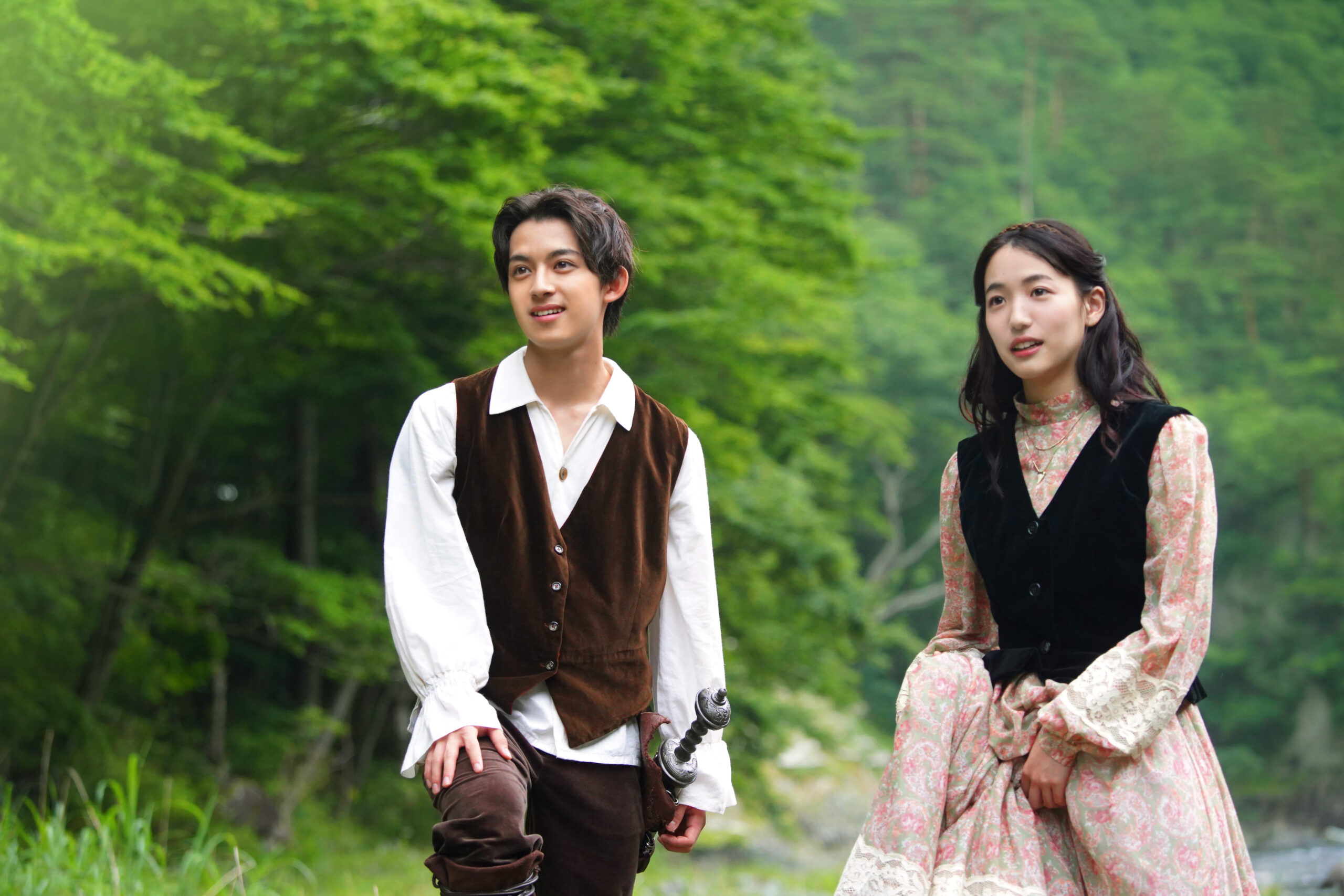 阿久津仁愛×下尾みうがダーク・ファンタジーの世界へ『美男ペコパンと悪魔』特報公開｜Ⓒ2023 映画「美男ペコパンと悪魔」製作委員会（ヴィクトル・マリー・ユーゴー著）