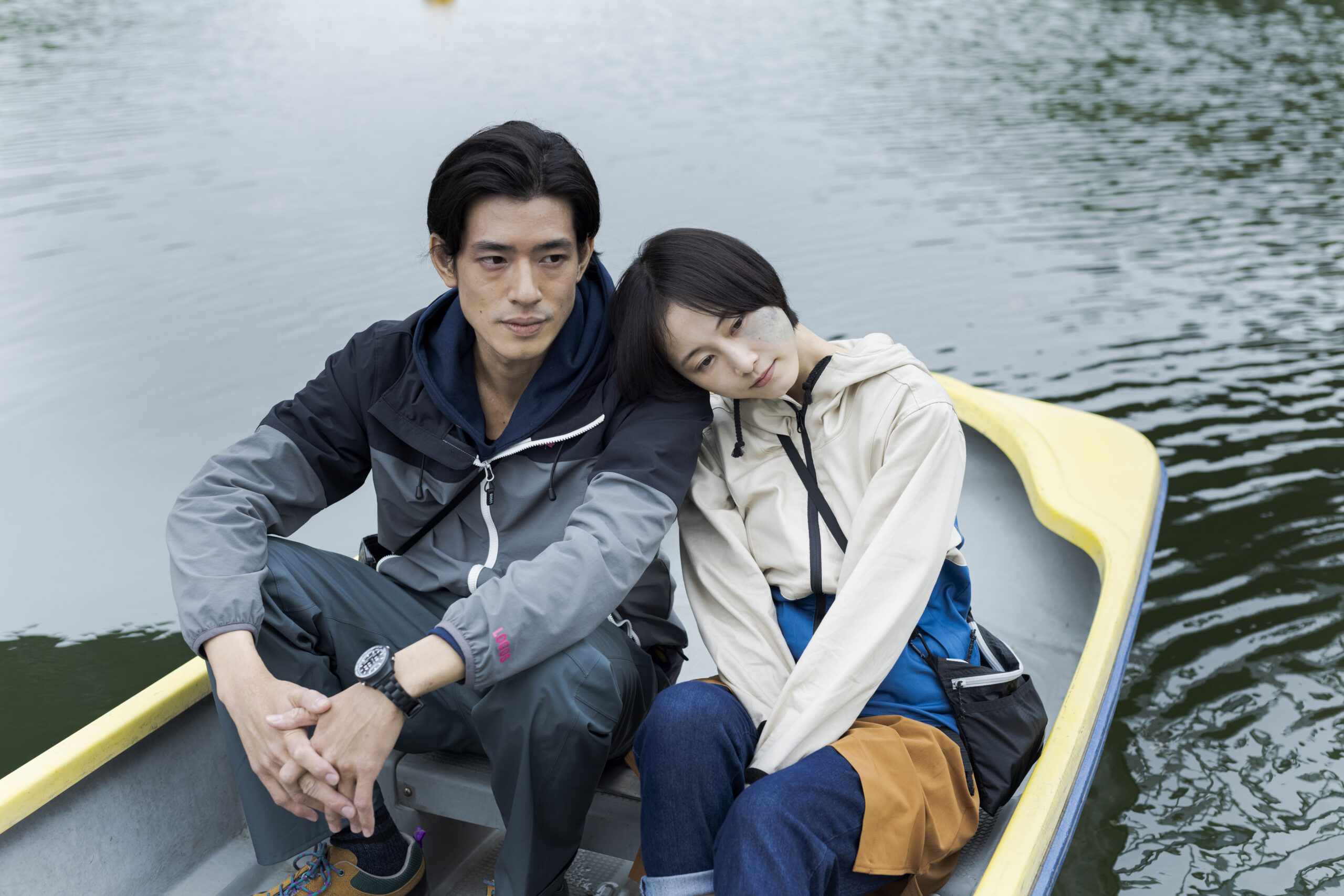 松井玲奈主演映画『よだかの片想い』、初めての恋に苦悩する表情など捉えた場面写真公開｜©島本理生/集英社　©2021映画「よだかの片想い」製作委員会