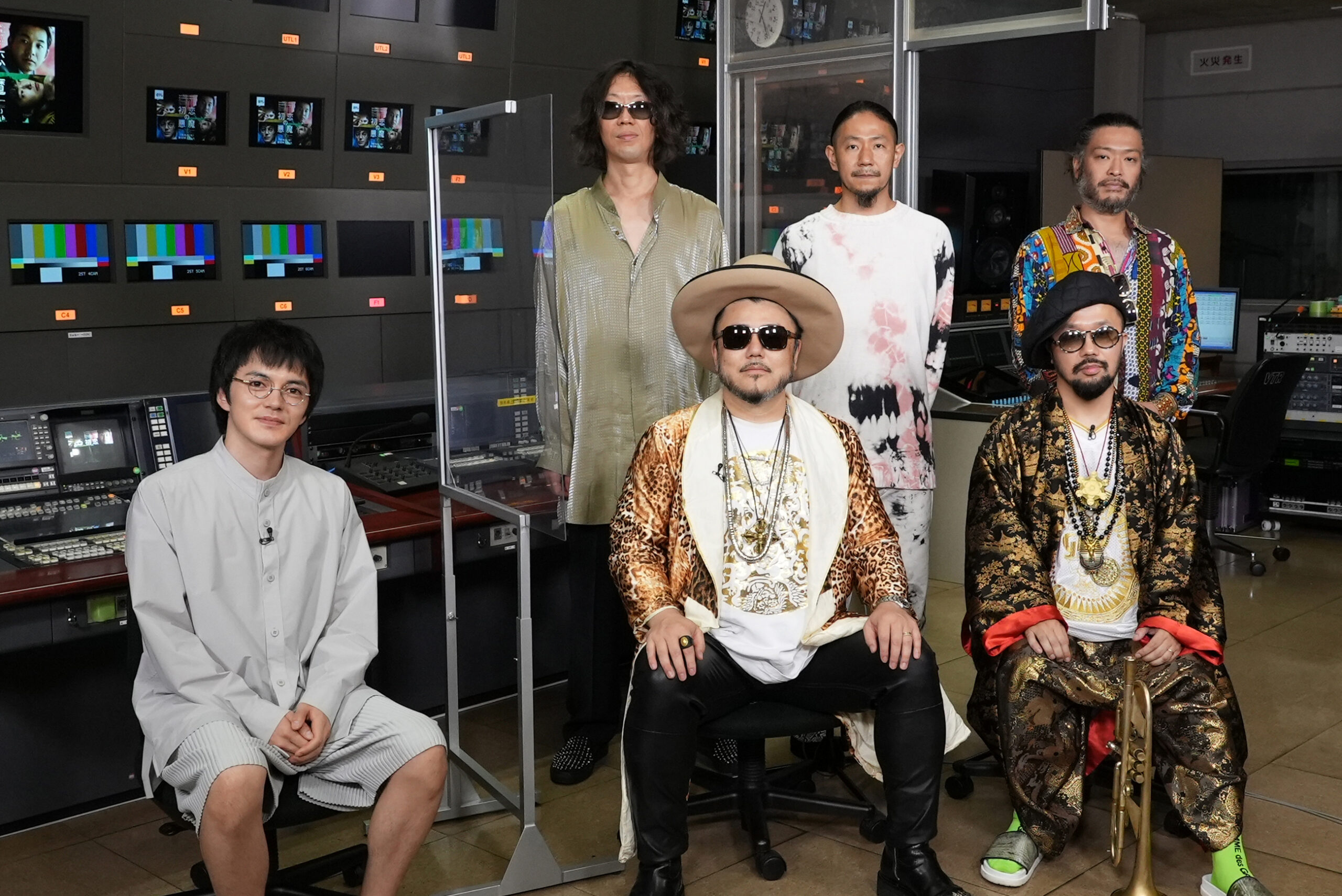 SOIL&”PIMP”SESSIONS「初恋の悪魔」MVプレミア公開、林遣都がサプライズ出演｜