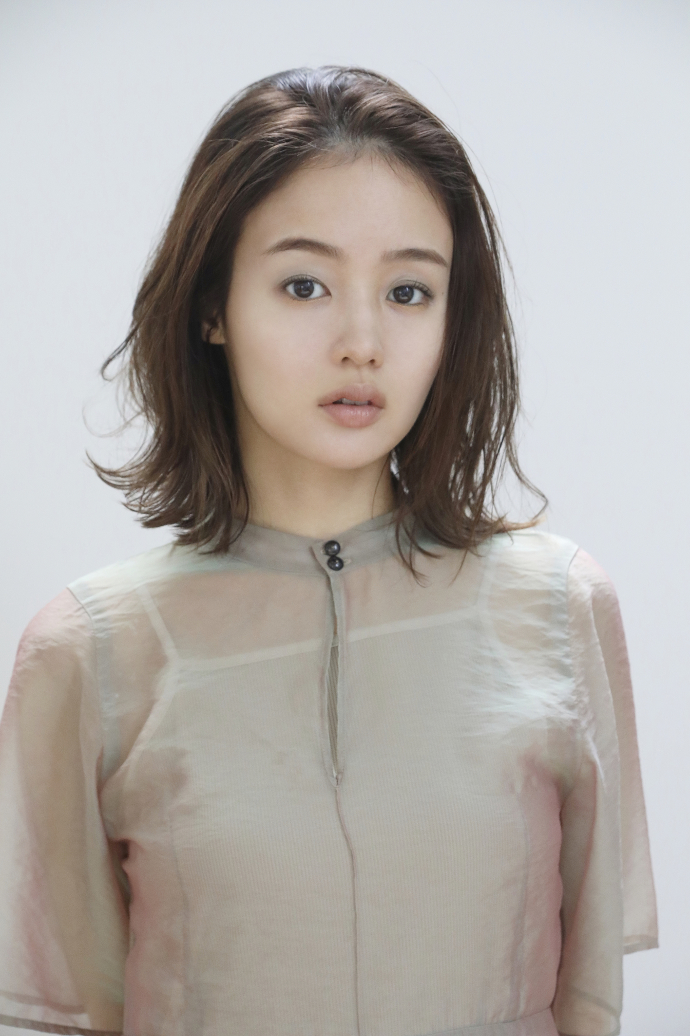 藤原さくら「まばたき」MV公開、映画監督・松本花奈がディレクション｜