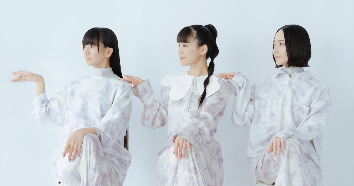 Perfumeが木型から監修、オリジナルスニーカーがツアー会場で販売決定