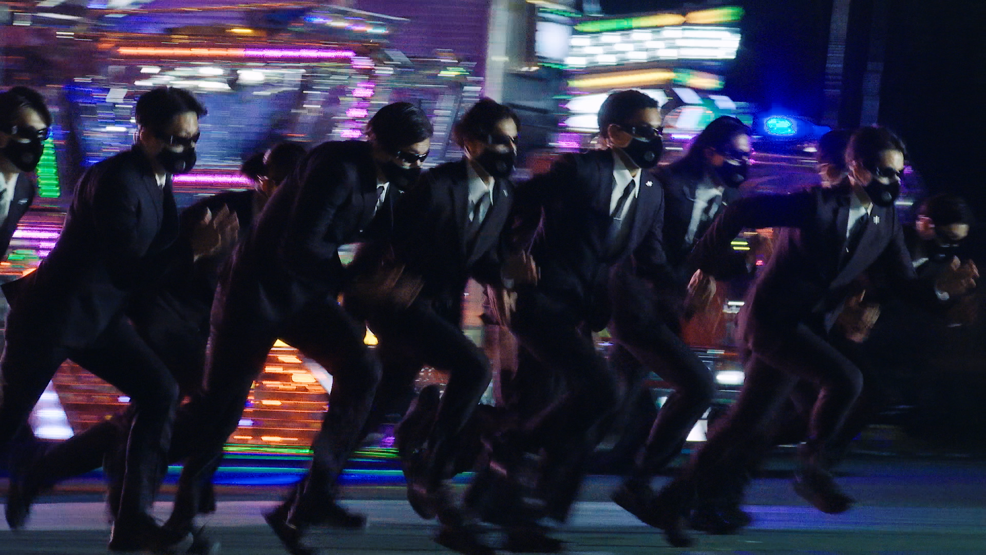 Netflix『逃走中 Battle Royal』特別映像が公開　恐怖のハンターが20体出現｜
