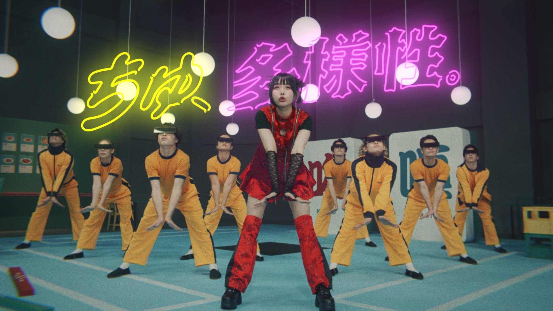 anoがチャイナ服でゲロチューダンス、『チェンソーマン』ED曲「ちゅ、多様性。」MV公開｜