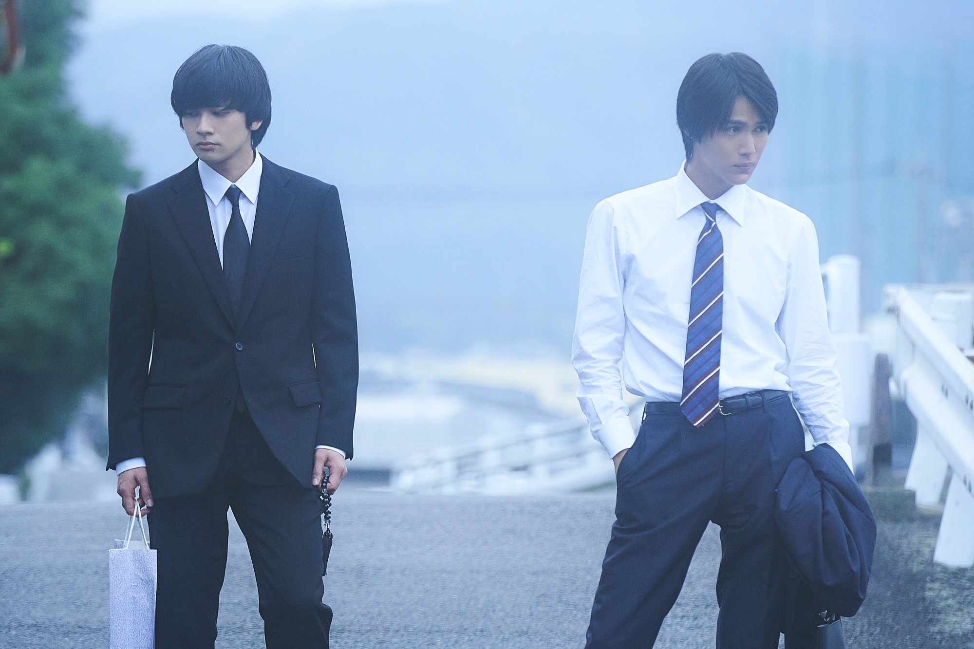 北村匠海＆中川⼤志W主演『スクロール』 2人のリアルな友情を捉えた場面写真公開｜Ⓒ橋⽖駿輝／講談社 Ⓒ2023映画『スクロール』製作委員会