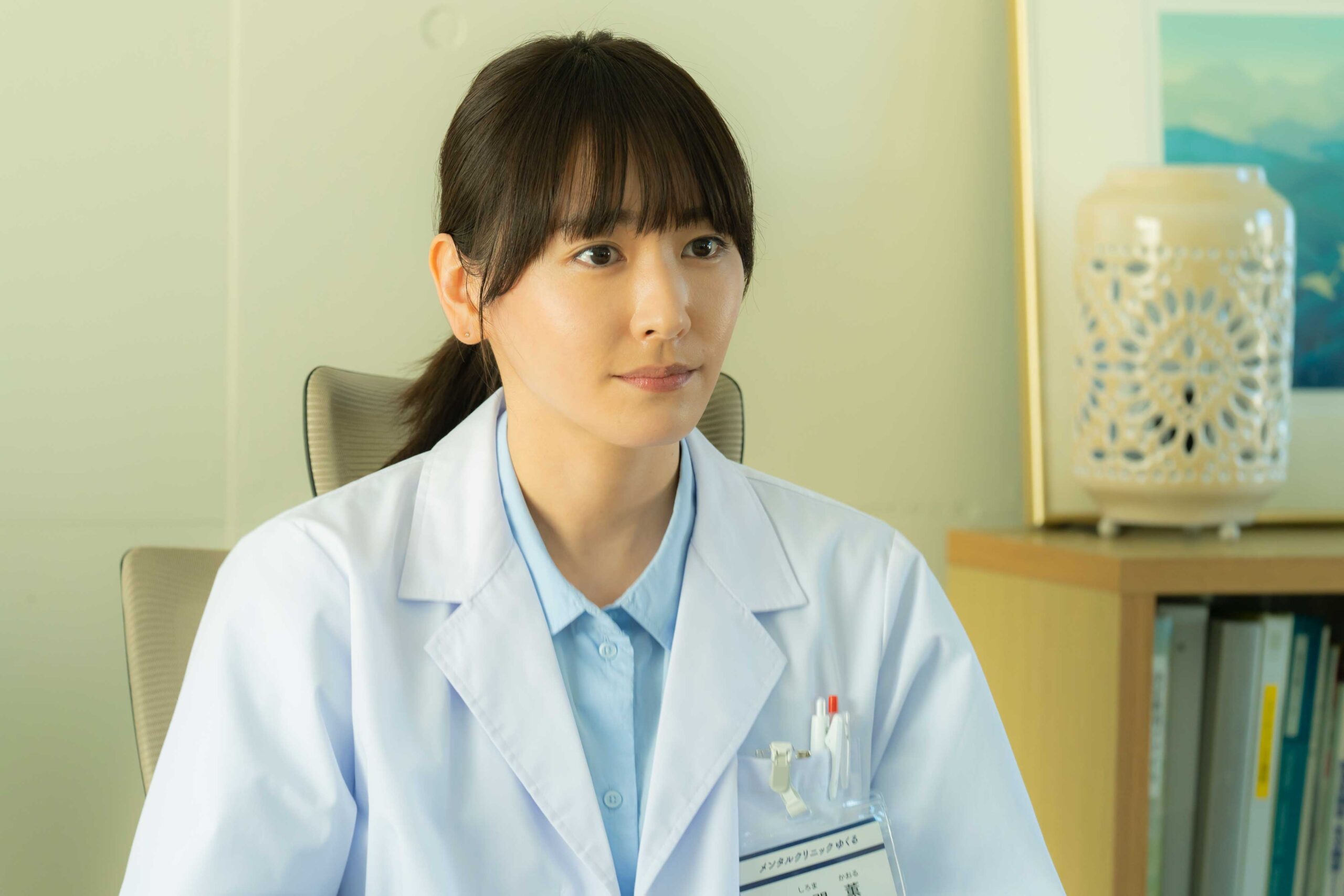 松岡茉優主演『連続ドラマW フェンス』に新垣結衣が出演、性暴力被害者を支援する精神科医役に｜