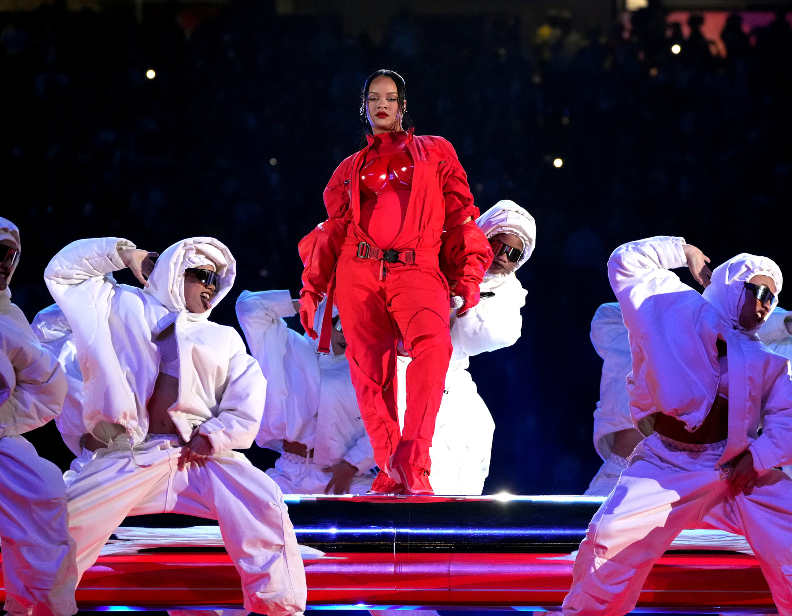 スーパーボウルハーフタイムショーのバックダンサーもリアーナの妊娠に気が付かなかったと明かす｜(Photo by Kevin Mazur/Getty Images for Roc Nation)