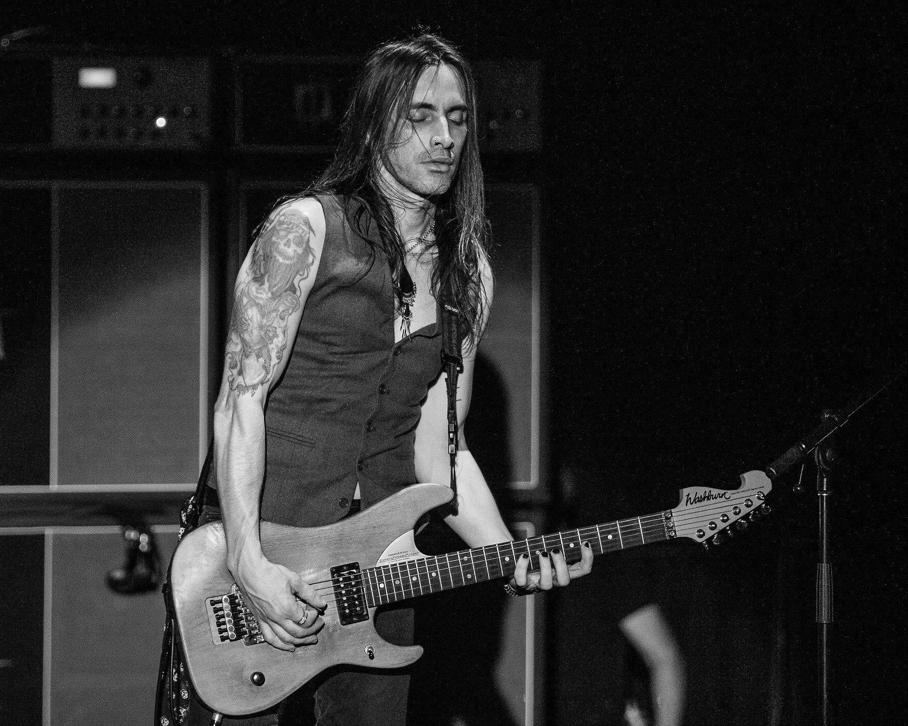 ヌーノ・ベッテンコートがスーパーボウルでリアーナのギタリストを務めていたことが話題に｜https://www.extreme-band.com/