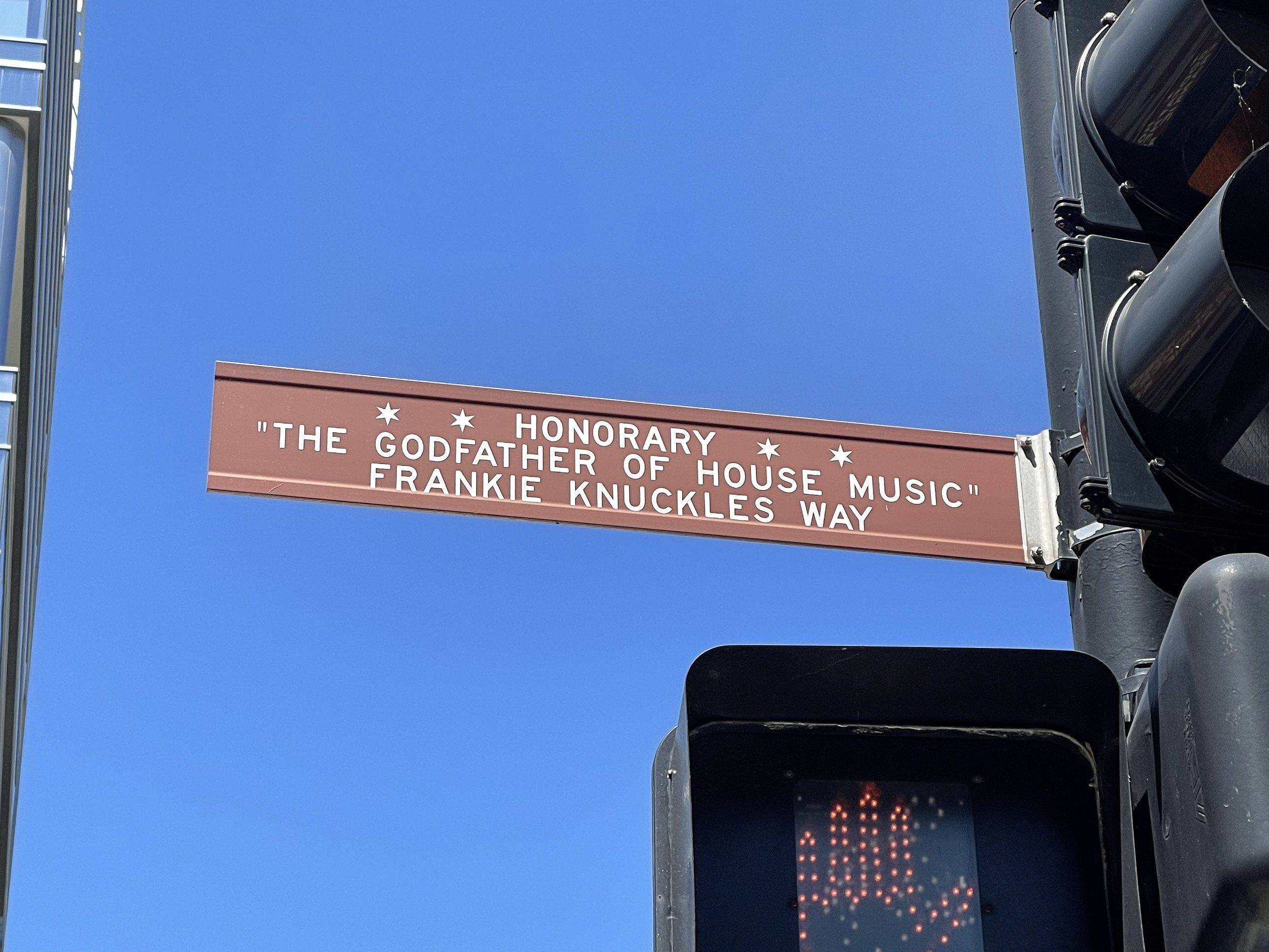 ハウス・ミュージック発祥の建物を保護する署名活動が始まる｜Frankie Knuckles Way By Missvain - Own work, CC BY 4.0