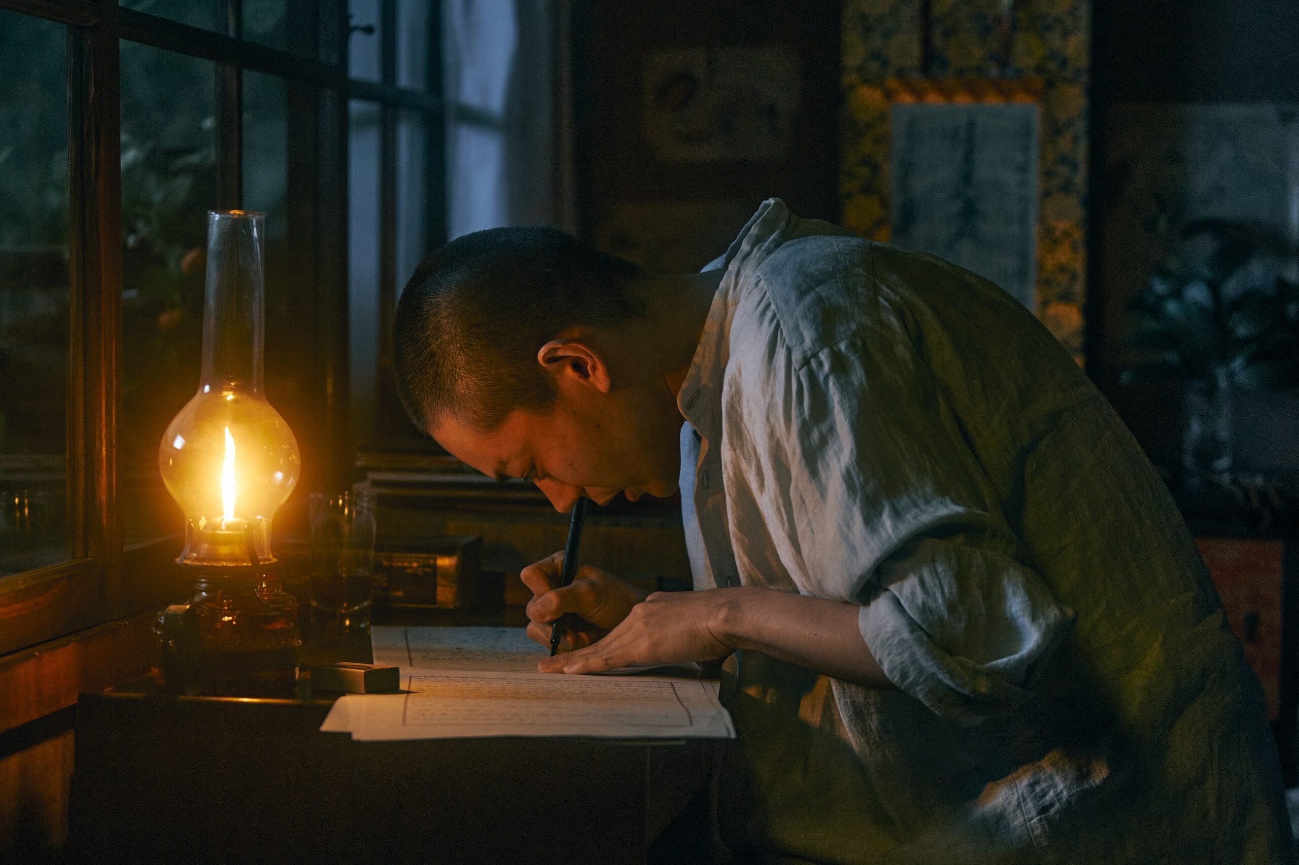 菅田将暉が宮沢賢治の7つの顔を体現、映画『銀河鉄道の父』新場面写真公開｜©2022「銀河鉄道の父」製作委員会