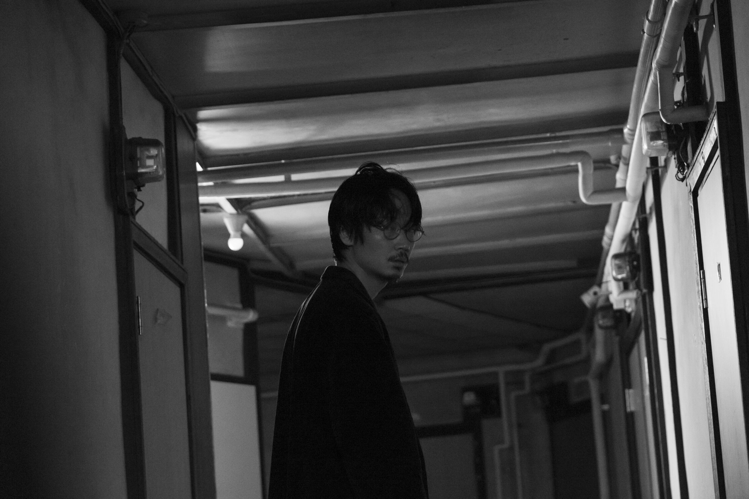 芥川賞受賞作『花腐し』が綾野剛×荒井晴彦で映画化　共演に柄本佑、さとうほなみ｜©2023「花腐し」製作委員会