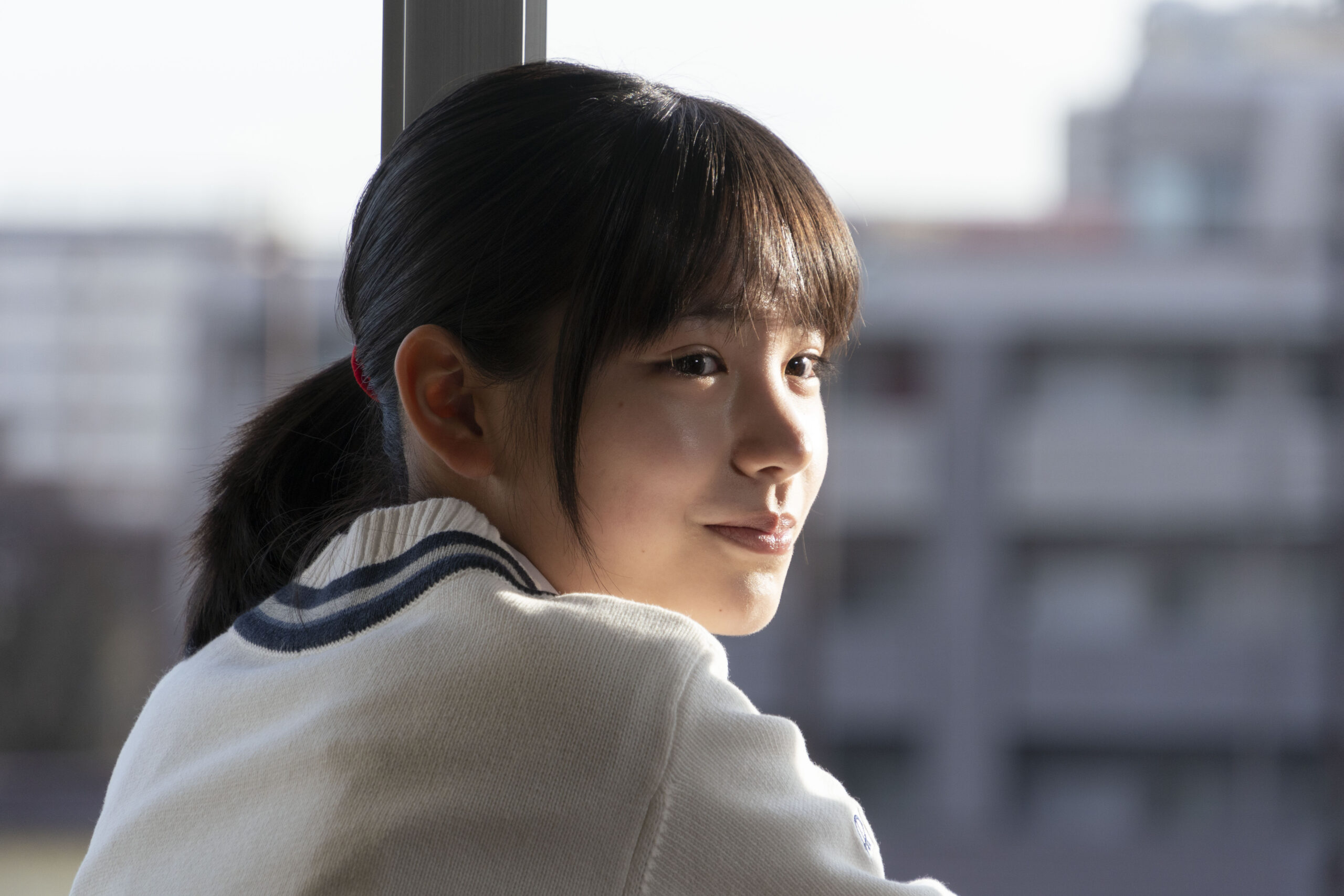 広瀬すず主演『水は海に向かって流れる』長編実写映画初挑戦の當真あみを写した場面写真公開｜©2023映画「水は海に向かって流れる」製作委員会 ©田島列島/講談社