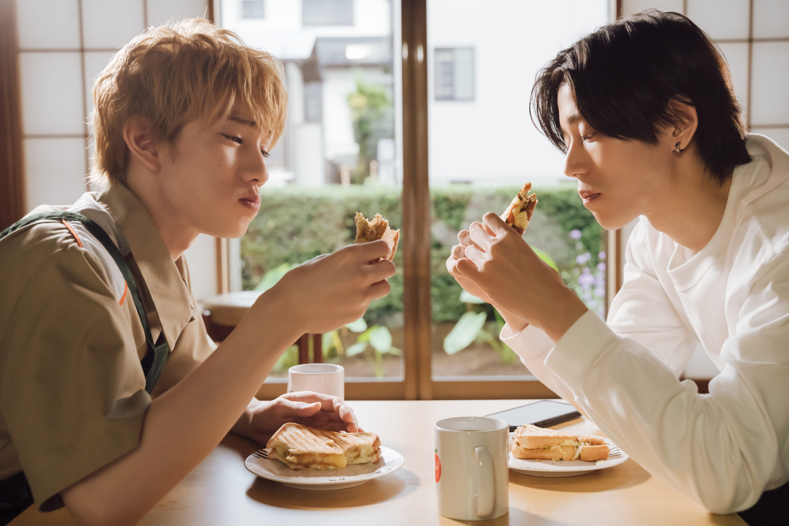 映画『アキはハルとごはんを食べたい』食欲そそる予告編＆場面写真11点解禁｜©たじまこと/竹書房・「アキハル」製作委員会