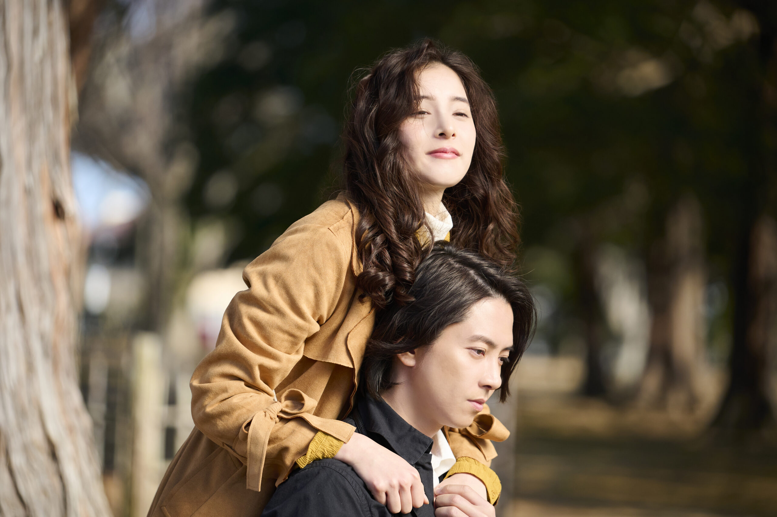 山下智久×新木優子『SEE HEAR LOVE』 温かい愛が溢れる新場面写真解禁｜©2023「SHL」partners