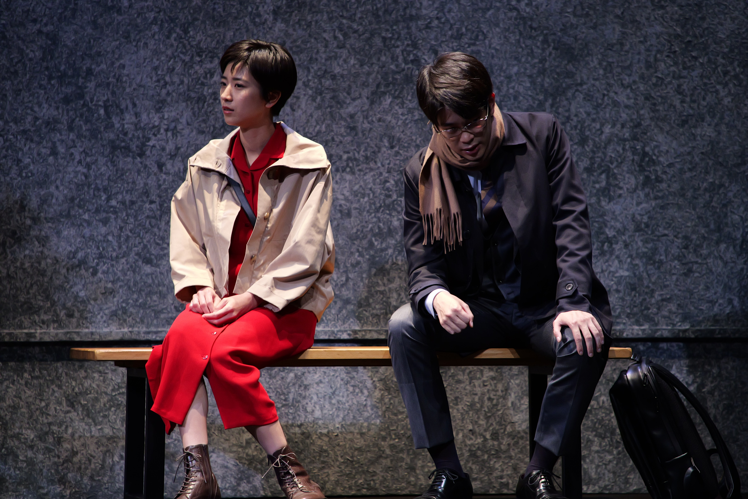 黒島結菜主演、井之脇海、松雪泰子ら出演『カモメよ、そこから銀座は見えるか？』舞台写真公開｜舞台『かもめよ、そこから銀座は見えるか？』より（撮影：渡部孝弘）