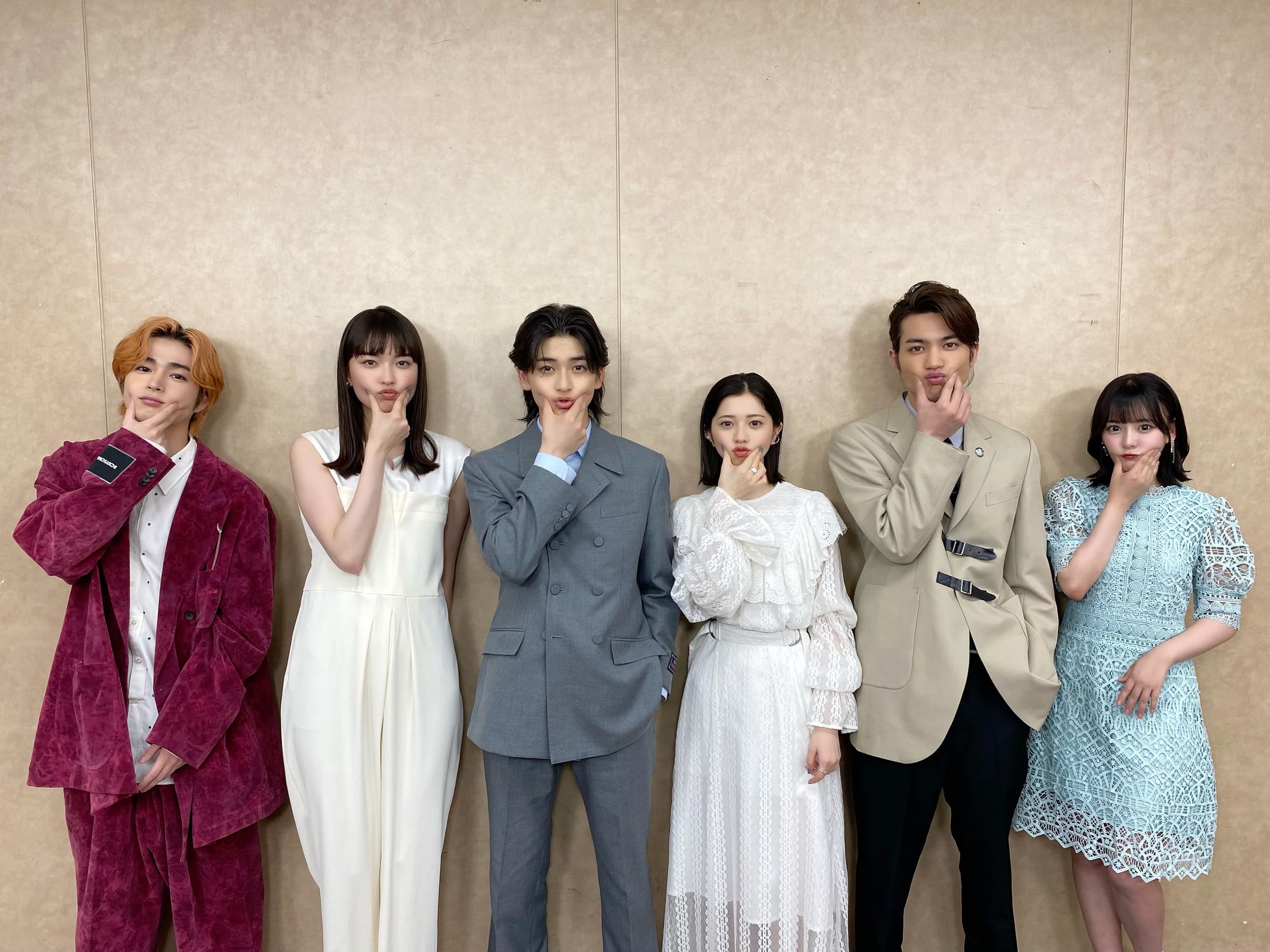 『交換ウソ日記』メインキャストが見る高橋文哉×桜田ひよりの“胸キュンシーン”鑑賞会動画公開｜©2023「交換ウソ日記」製作委員会
