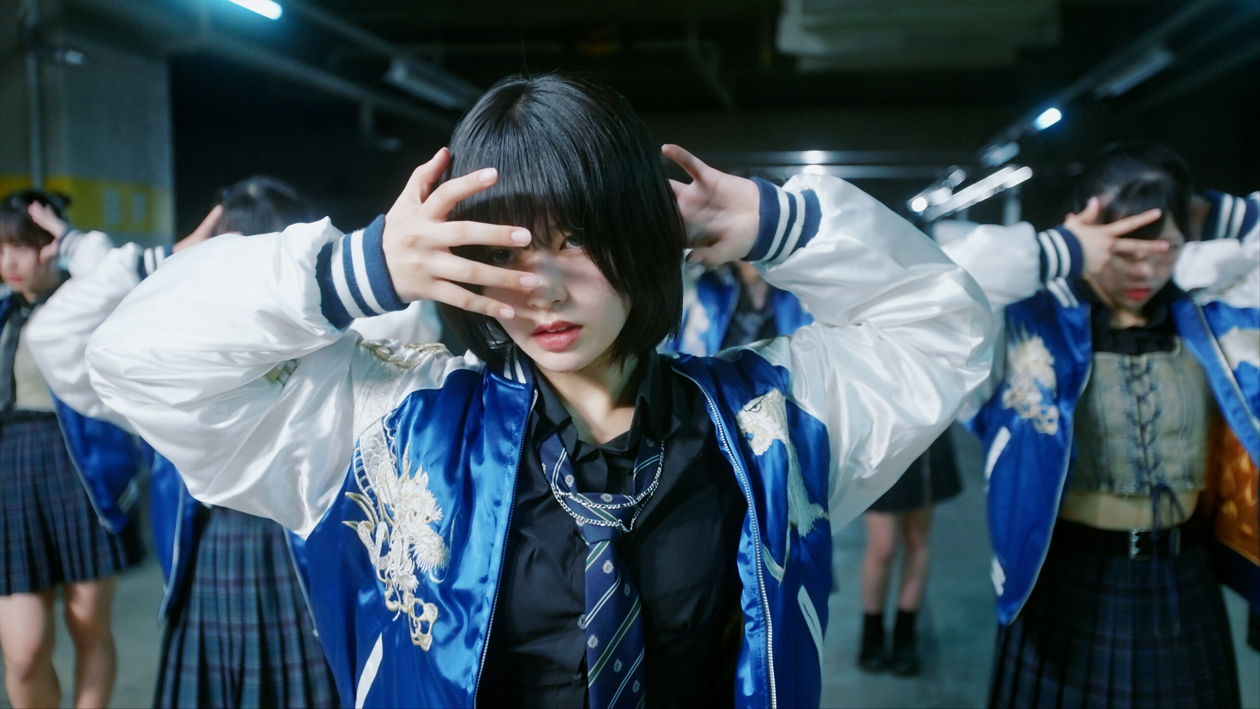 ≒JOYの新曲「その先はイグザルト」MV公開、江角怜音をセンターに“上質な歓び”を表現｜