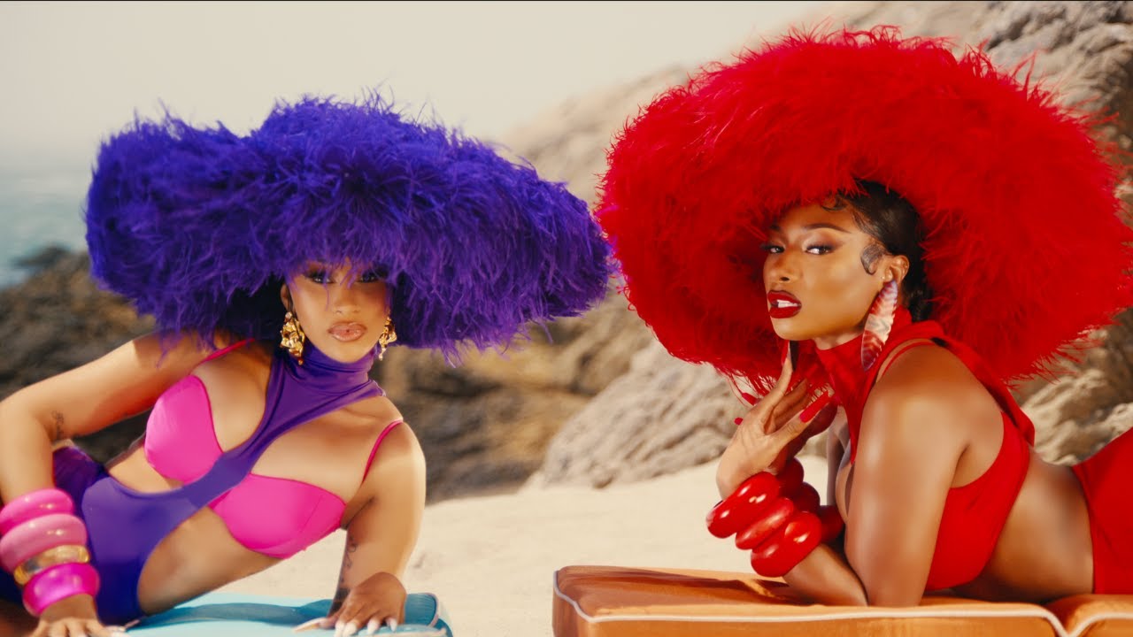 ミーガン・ザ・スタリオンがカーディ・Bとコラボした2曲を比較｜Cardi B - Bongos (feat. Megan Thee Stallion) [Official Music Video]
