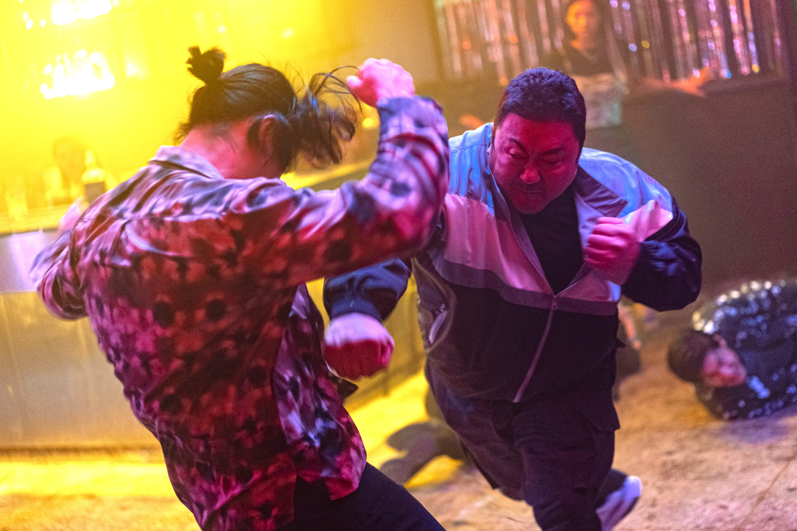 マ・ドンソクが拳ひとつで三つ巴の激戦に挑む、映画『犯罪都市 NO WAY OUT』来年初春公開｜(C)ABO Entertainment presents a BIGPUNCH PICTURES & HONG FILM & B.A. ENTERTAINMENT production world sales by K-MOVIE ENTERTAINMENT