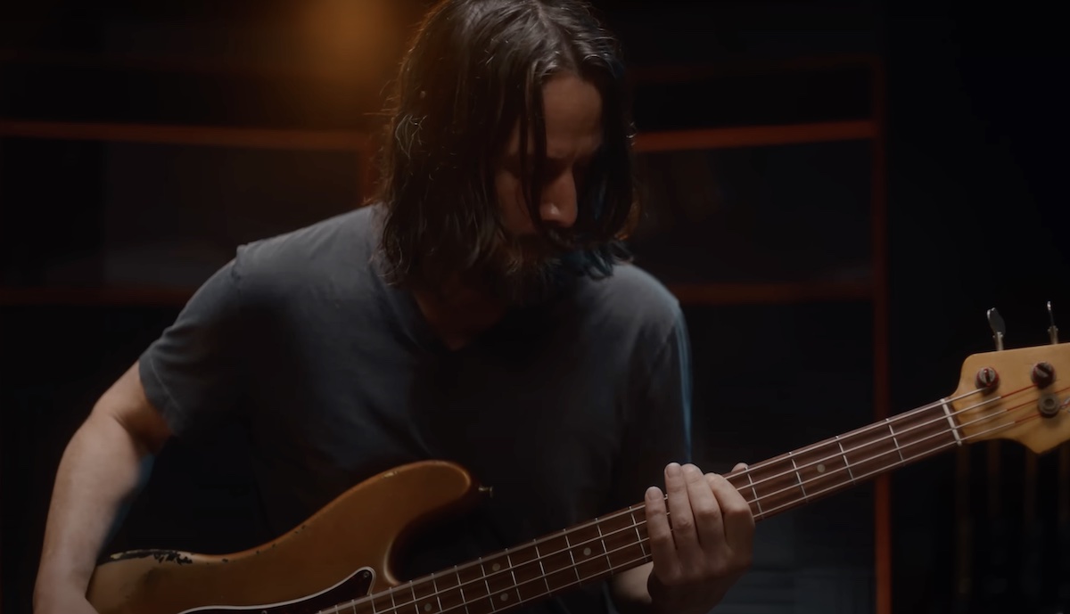 キアヌ・リーブスが初めてベースを買った経験を振り返る｜Keanu Reeves | Don't Quit Your Day Dream | Fender