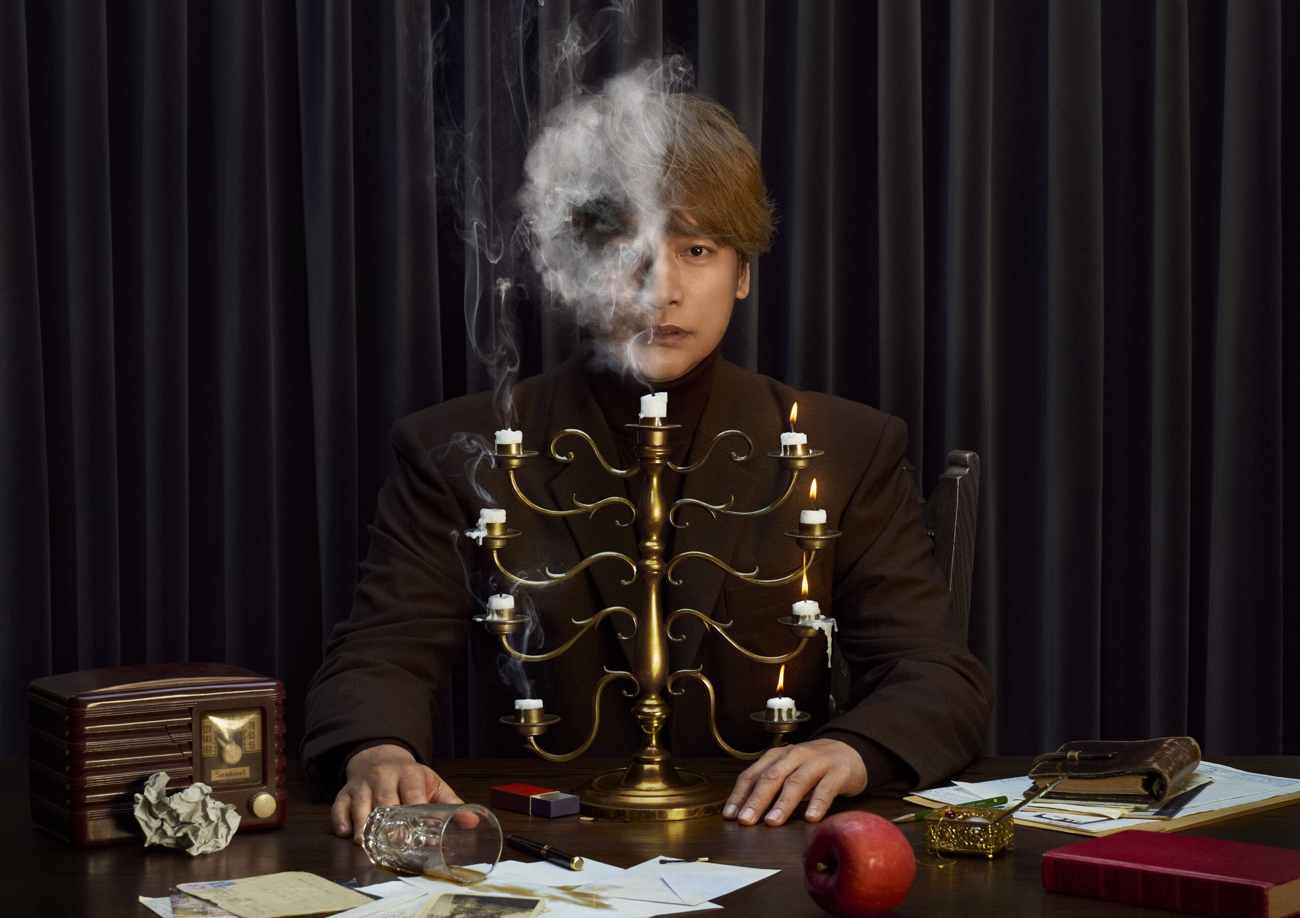 香取慎吾が寺山修司役に初挑戦、かつてない音楽劇『テラヤマキャバレー』新ビジュアル解禁｜『テラヤマキャバレー』新ビジュアル（アートディレクター：吉田ユニ）