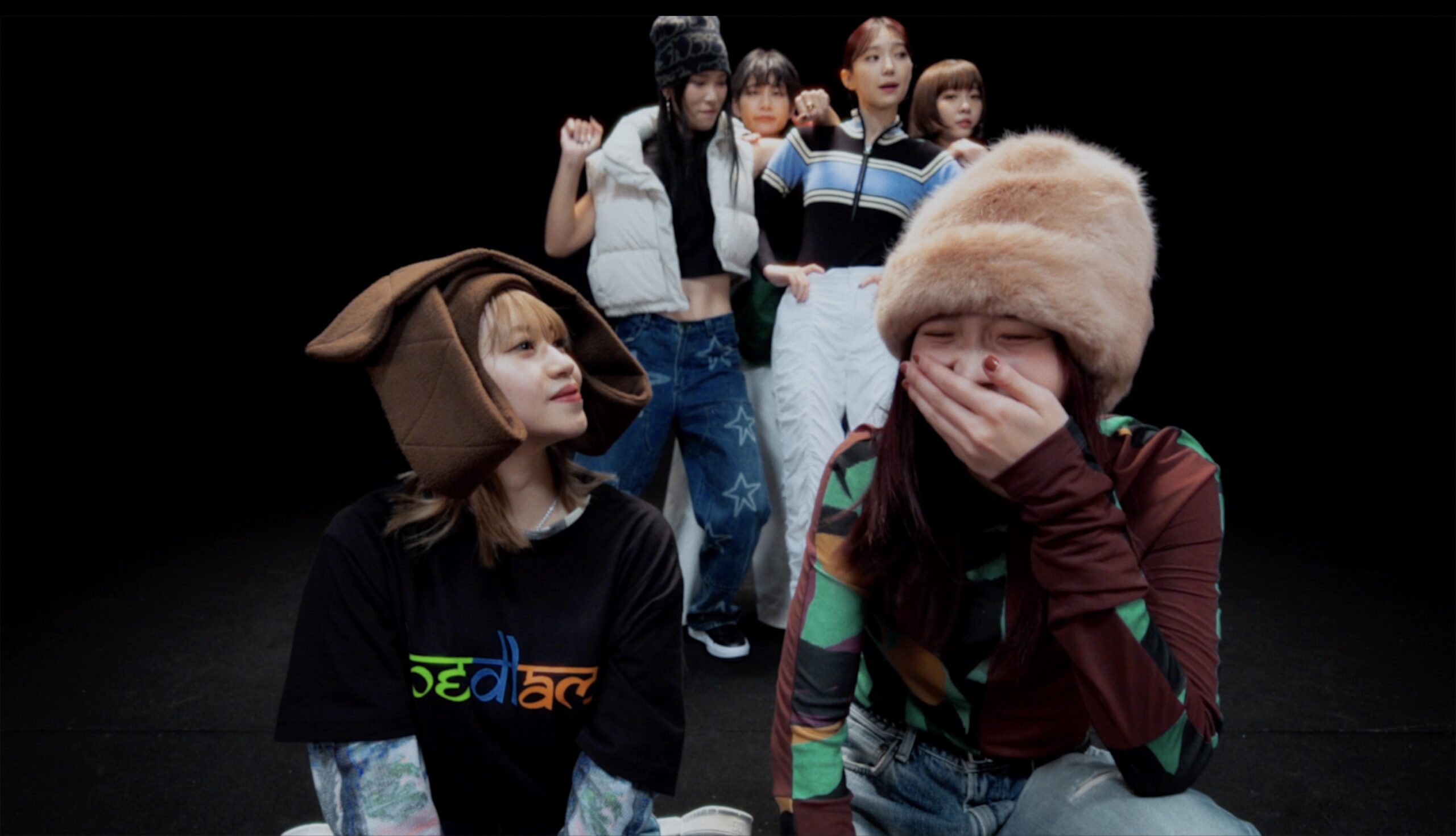 ExWHYZが久しぶりに6人集結、休養中のmidorikoも参加した「6WHYZ」MV公開｜