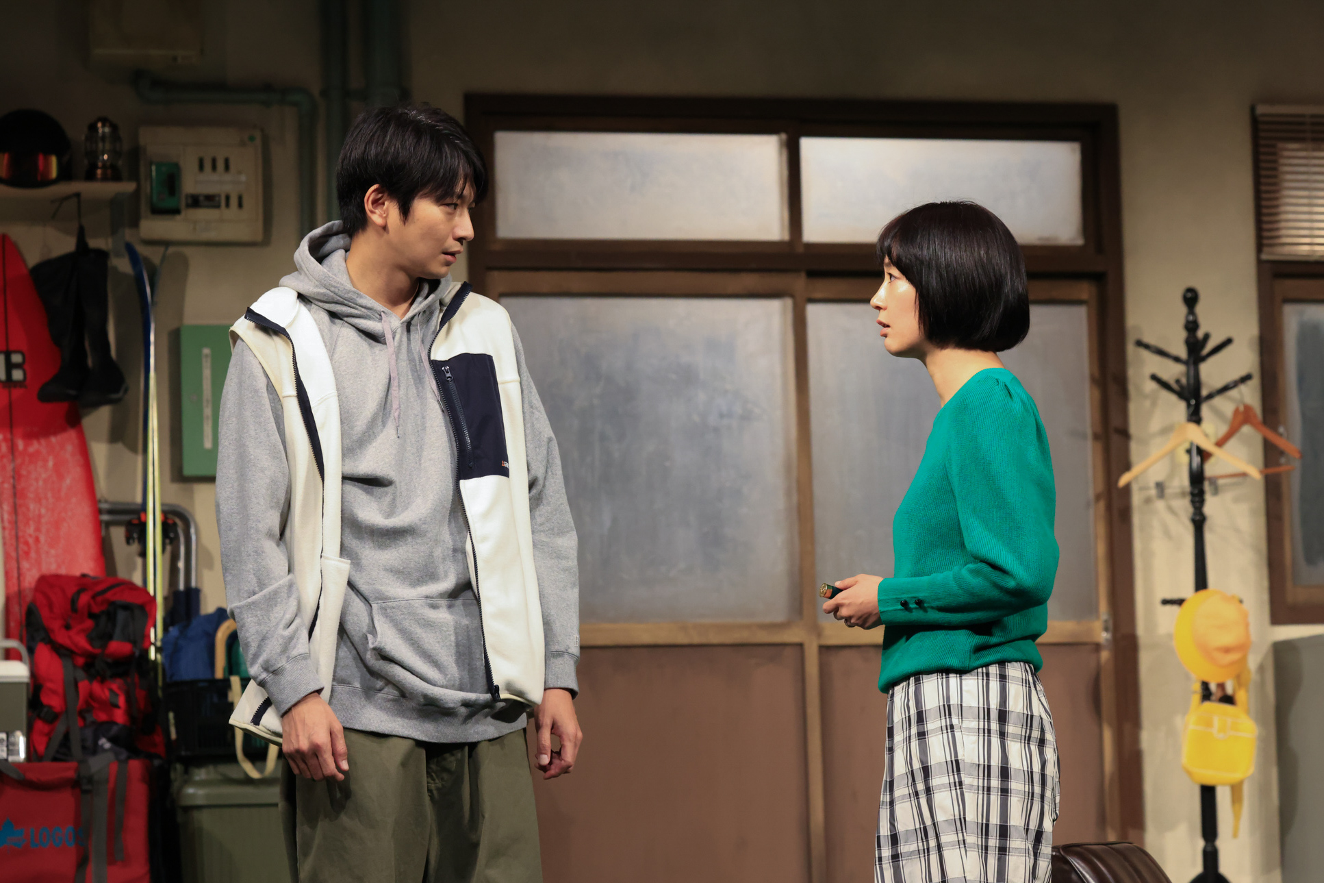 向井理×水川あさみ共演、倉持裕が手掛けるブラックコメディ『リムジン』3年越しの開幕｜M&Oplaysプロデュース 舞台『リムジン』より（撮影：宮川舞子）