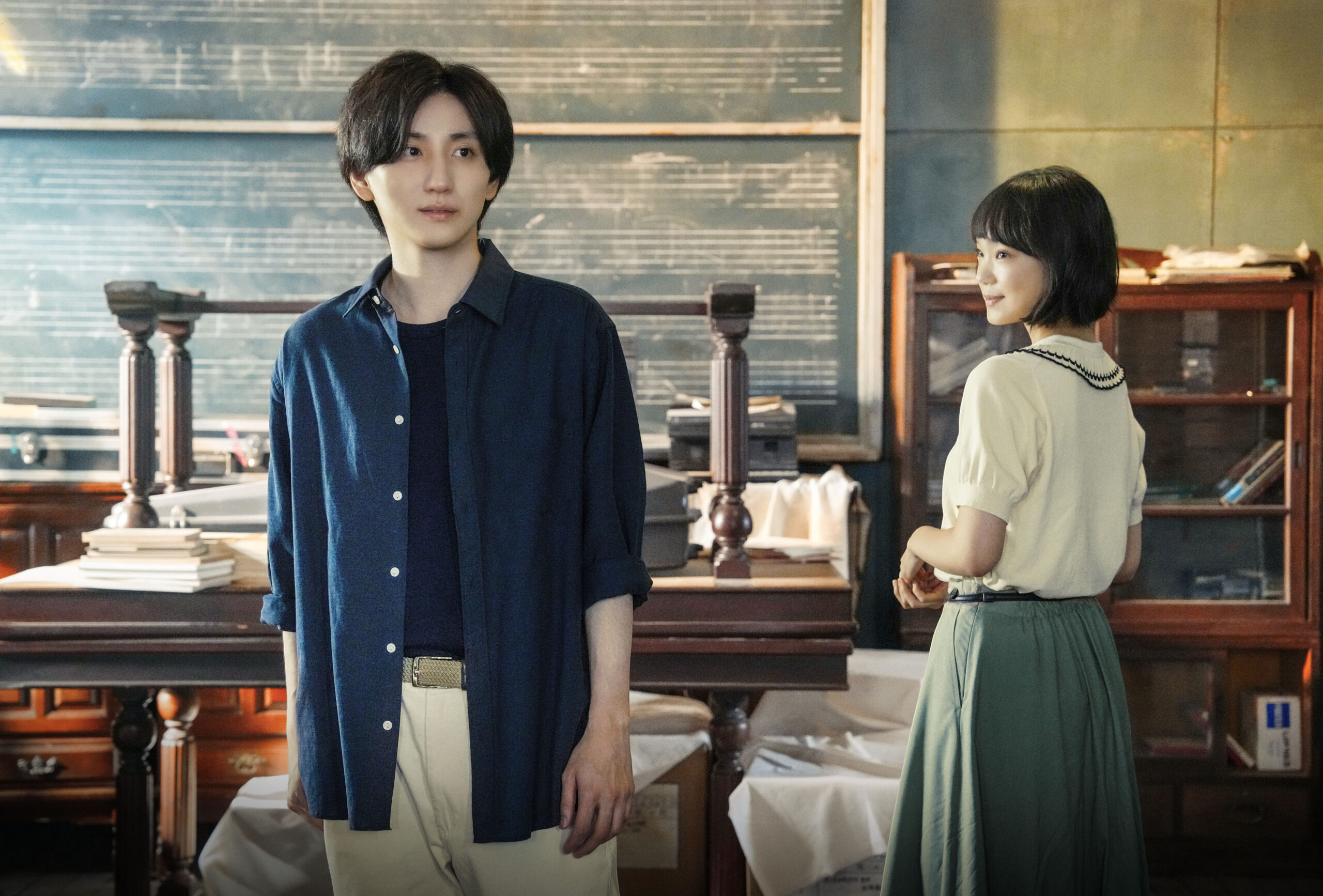 京本大我×古川琴音『言えない秘密』戸惑いと淡い恋心が見え隠れする場面写真解禁｜（c）2024「言えない秘密」製作委員会