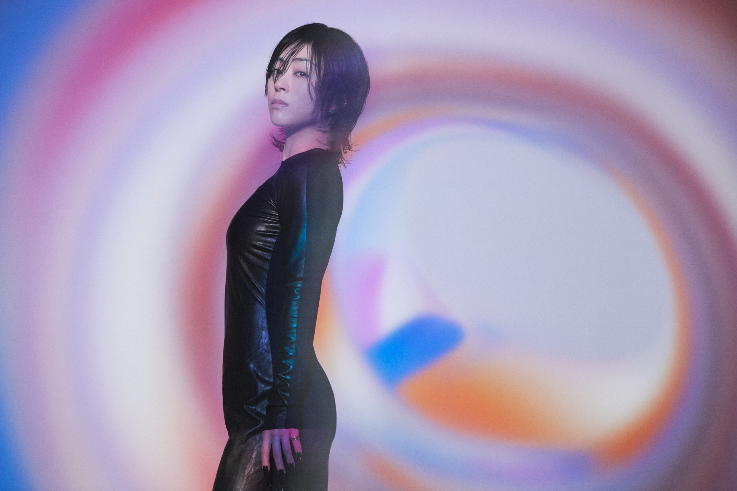 宇多田ヒカルの初ベストアルバム全収録曲発表、新曲タイトルは「Electricity」｜