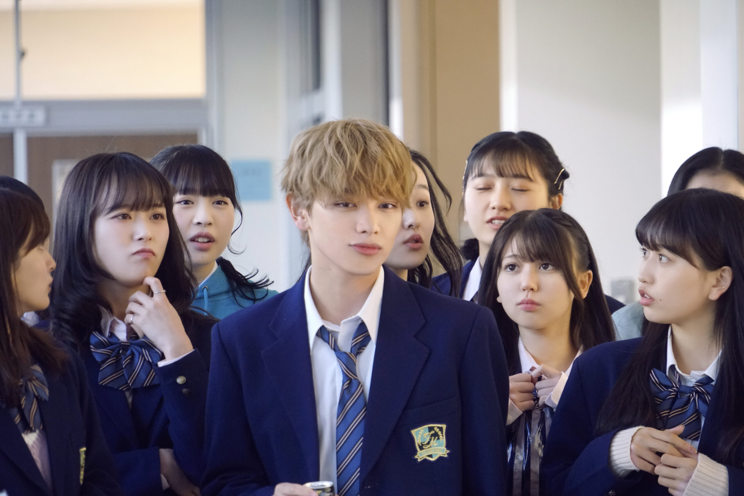 宮世琉弥20歳誕生日記念、表情のギャップが印象的な『恋わずらいのエリー』場面写真一挙公開｜©︎2024「恋わずらいのエリー」製作委員会 ©︎藤もも／講談社