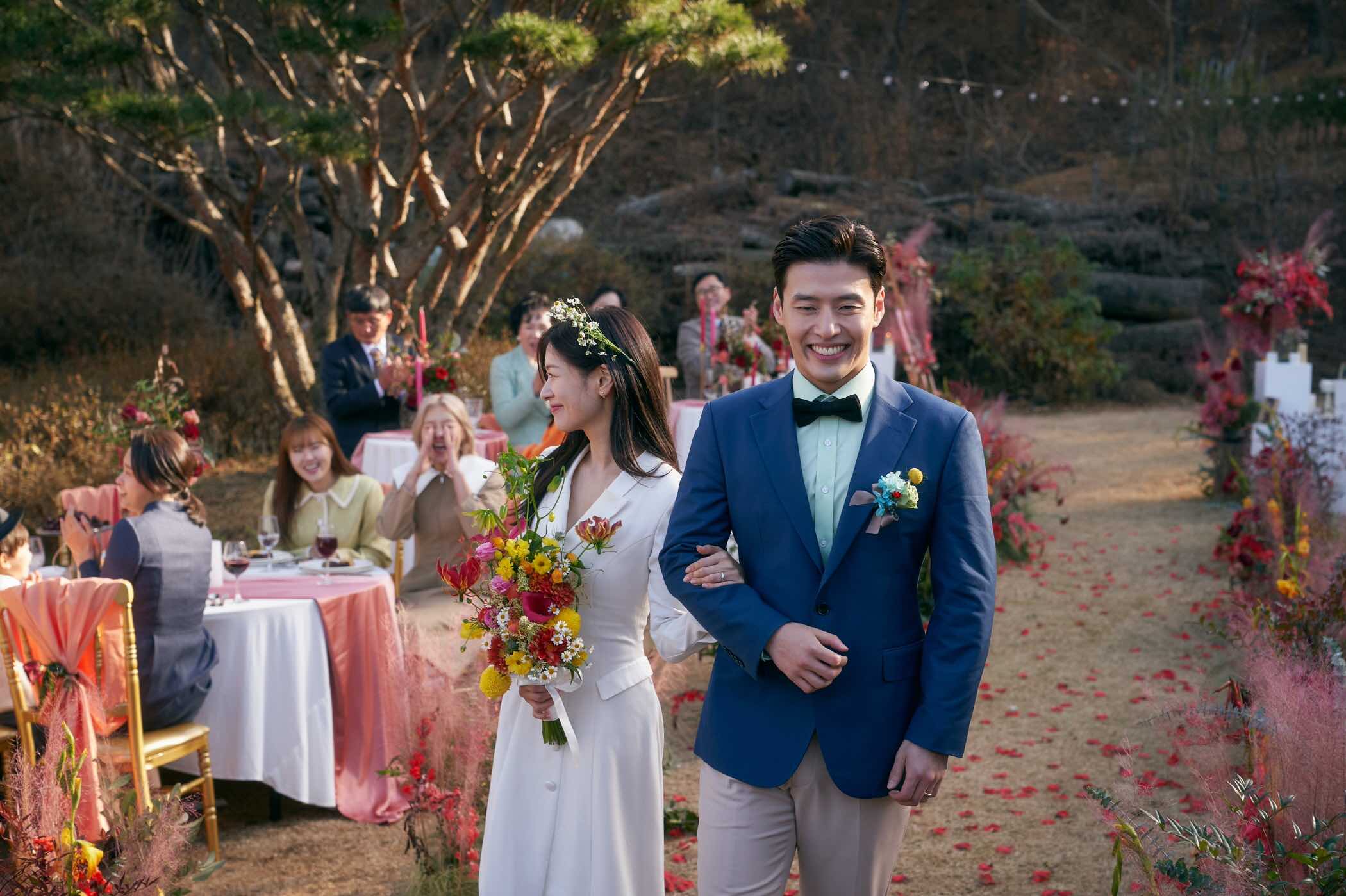 カン・ハヌル×チョン・ソミンW主演『ラブリセット』幸せオーラ全開の結婚式シーン公開｜©︎CINEMA WOOLLIM, TH STORY AND MINDMARK
