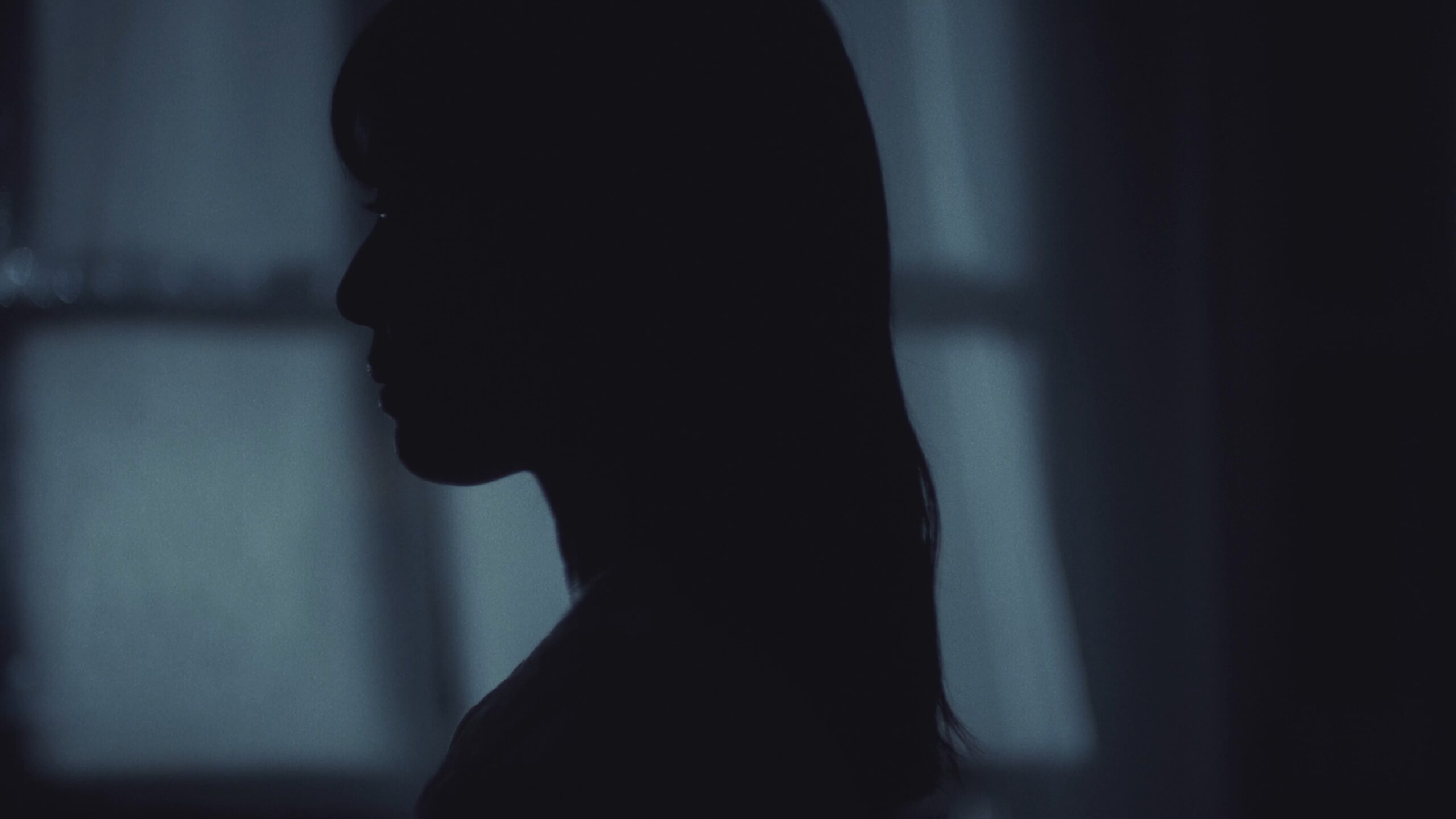 上白石萌音の新曲「スピカ」配信スタート、日の光と夜の質感が美しいMV公開|