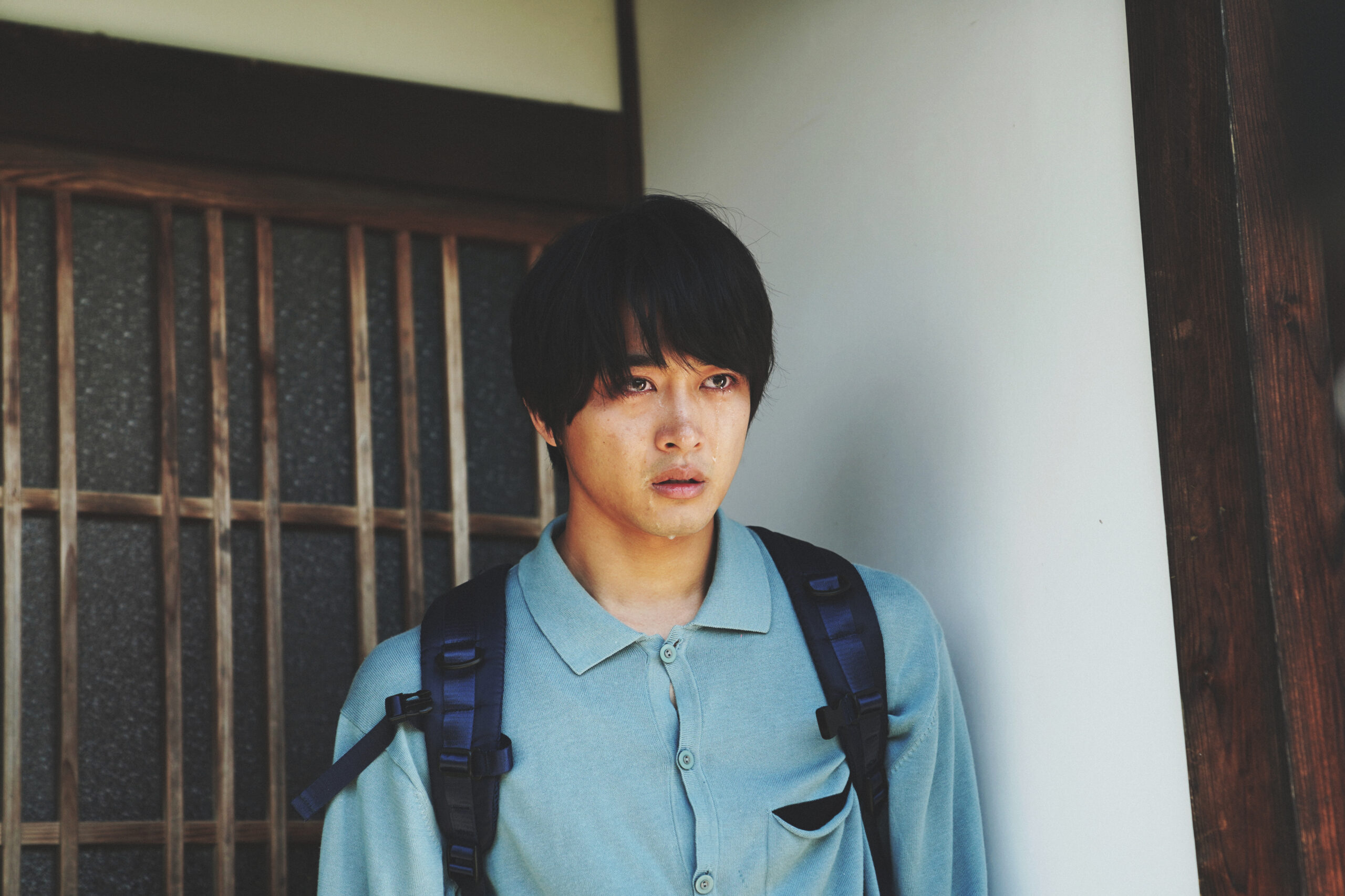 映画『不死身ラヴァーズ』5役を演じ分けた佐藤寛太の場面写真解禁、物語が大きく動くシーンも｜©︎2024「不死身ラヴァーズ」製作委員会　©️高木ユーナ／講談社