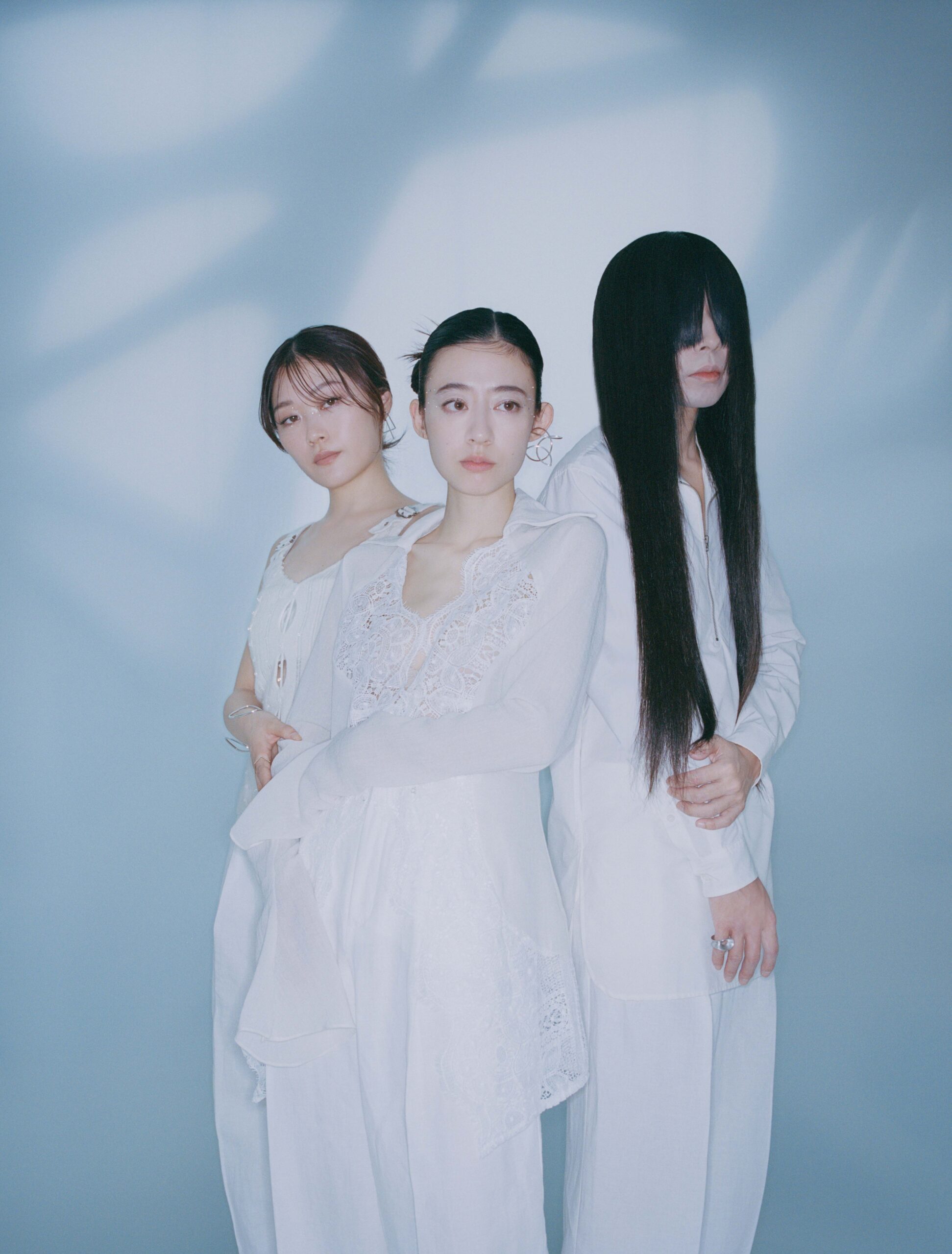 羊文学が10月発売のニューアルバムから「doll」先行配信、限定BOXのパッケージデザインも公開｜