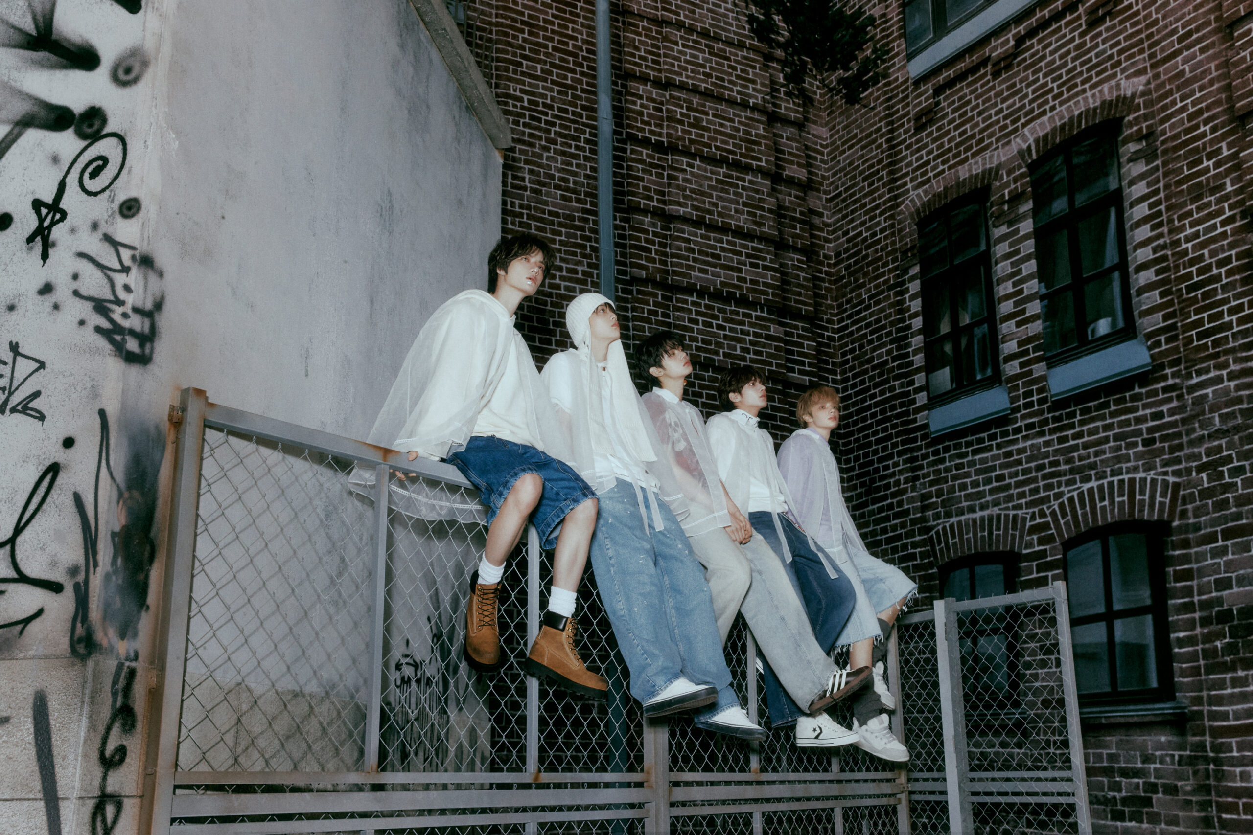 TOMORROW X TOGETHERが「君の跡」を探す、日本4thシングル’to B’コンセプト写真公開｜(P)&(C) BIGHIT MUSIC