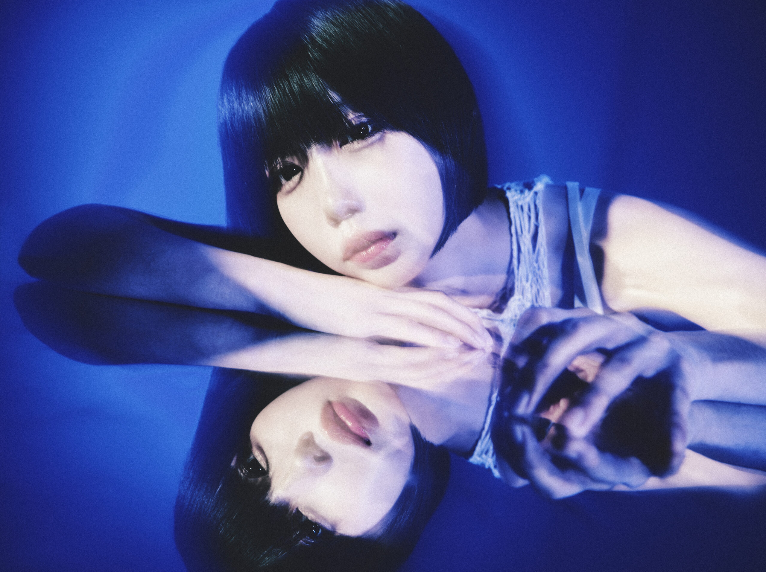 ano、尾崎世界観＆ケンモチヒデフミが参加した新曲シングルのジャケット＆新アー写公開｜