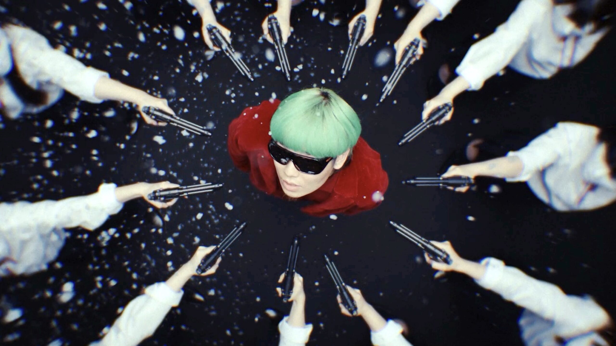 Kroiのニューアルバムリード曲「Green Flash」MV公開、内田怜央はバイクで疾走｜