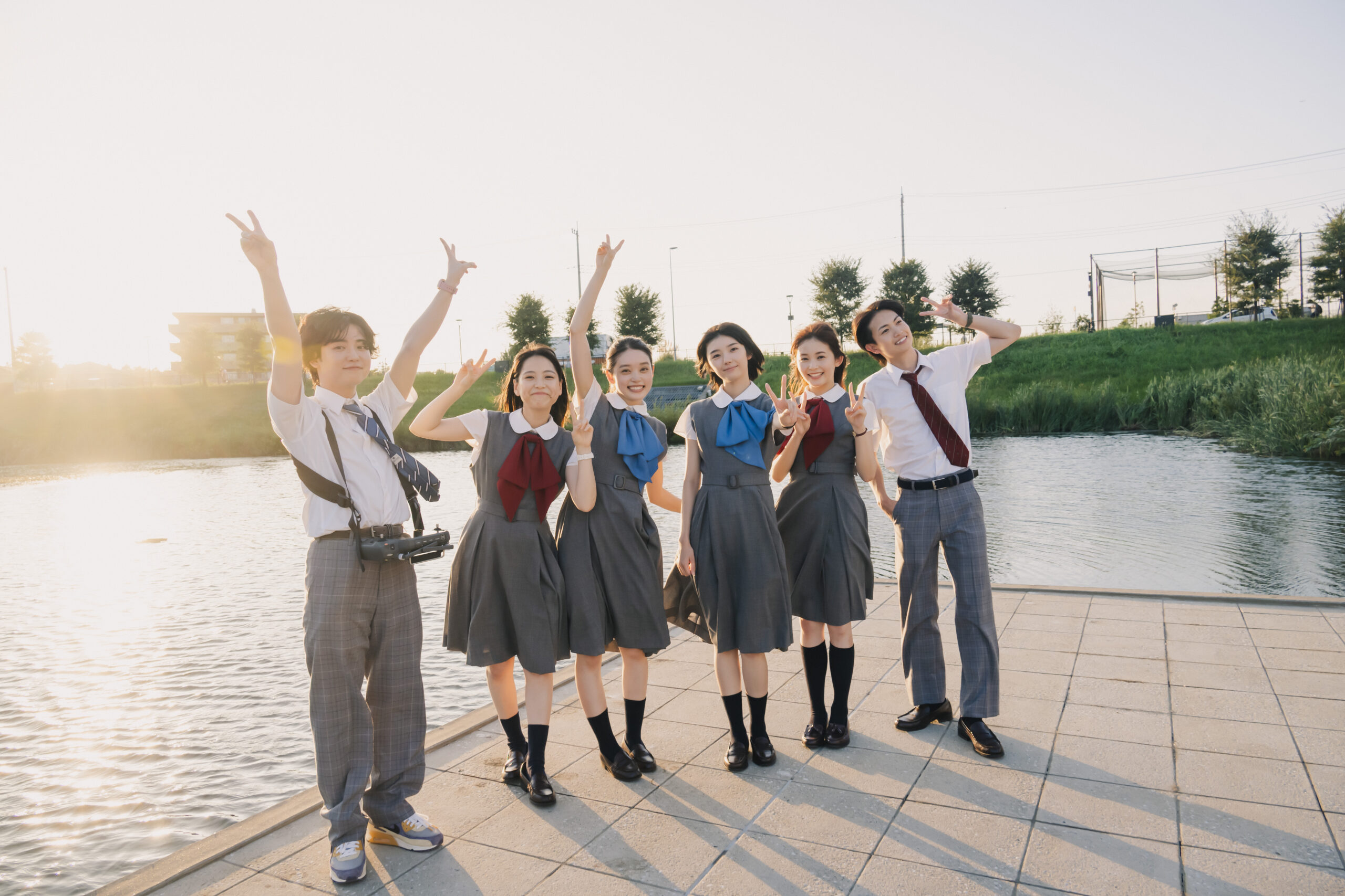 藤吉夏鈴主演『新米記者トロッ子』主題歌コラボリリックビデオ公開、初出し本編映像も｜©︎2024「新米記者トロッ子 私がやらねば誰がやる！」製作委員会