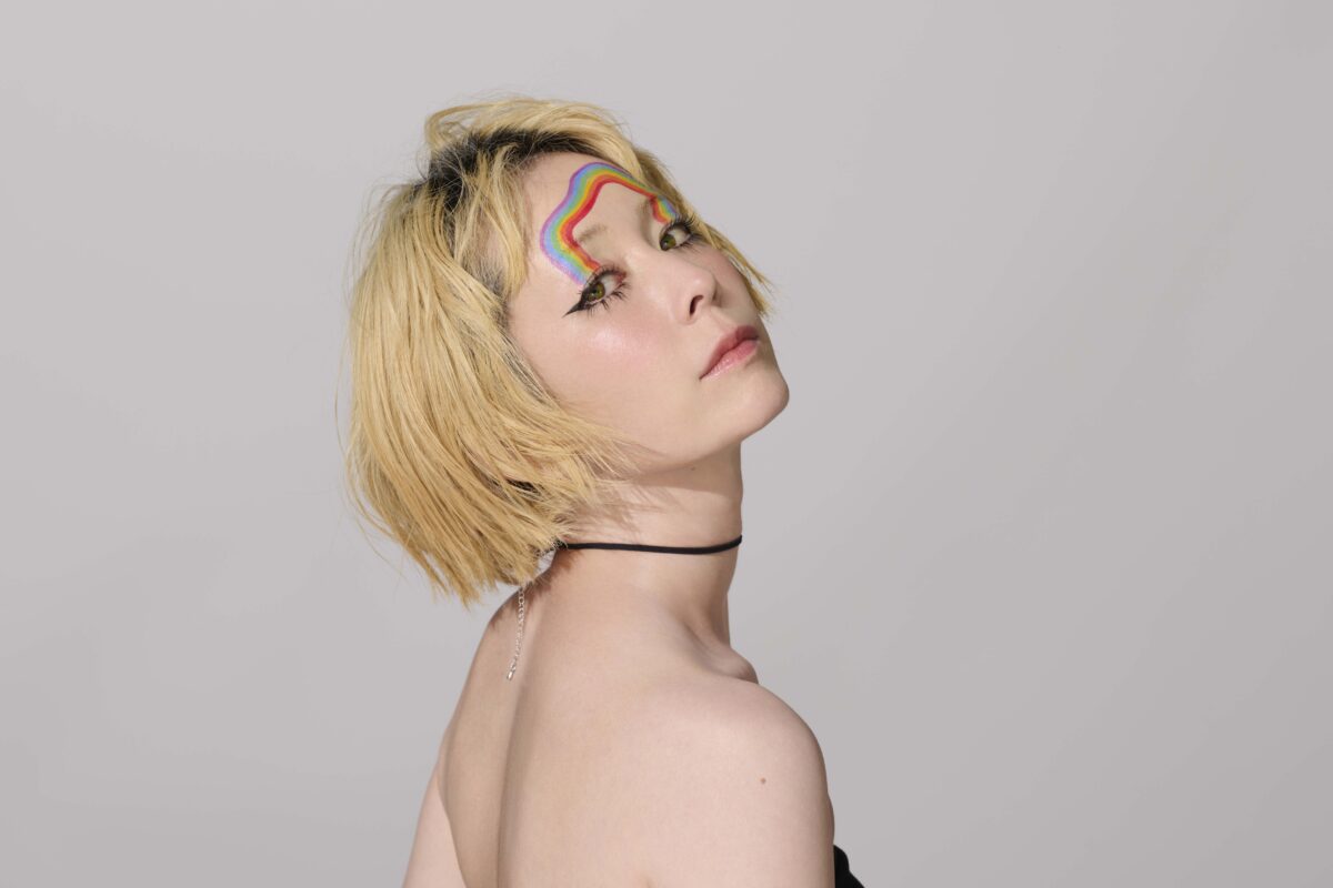 木村カエラの20周年記念EP『F(U)NTASY』9月リリース、“虹”がテーマの