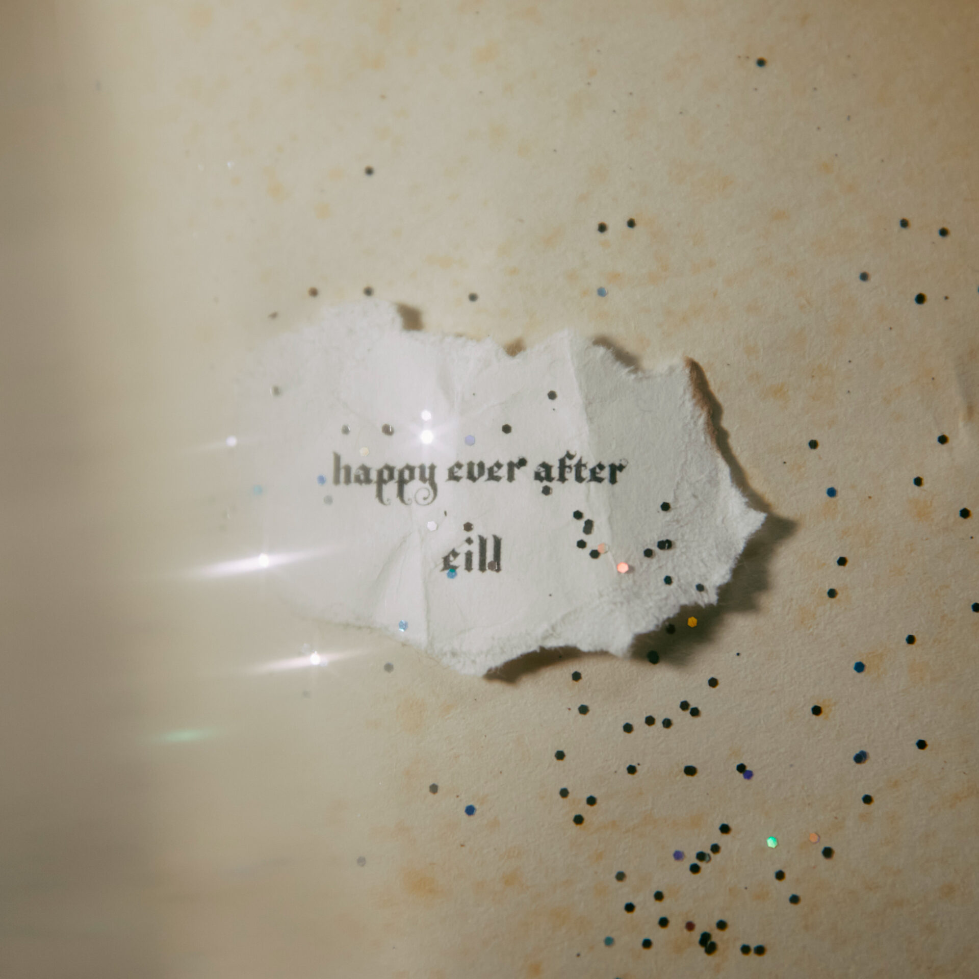 eill『happy ever after』ジャケット