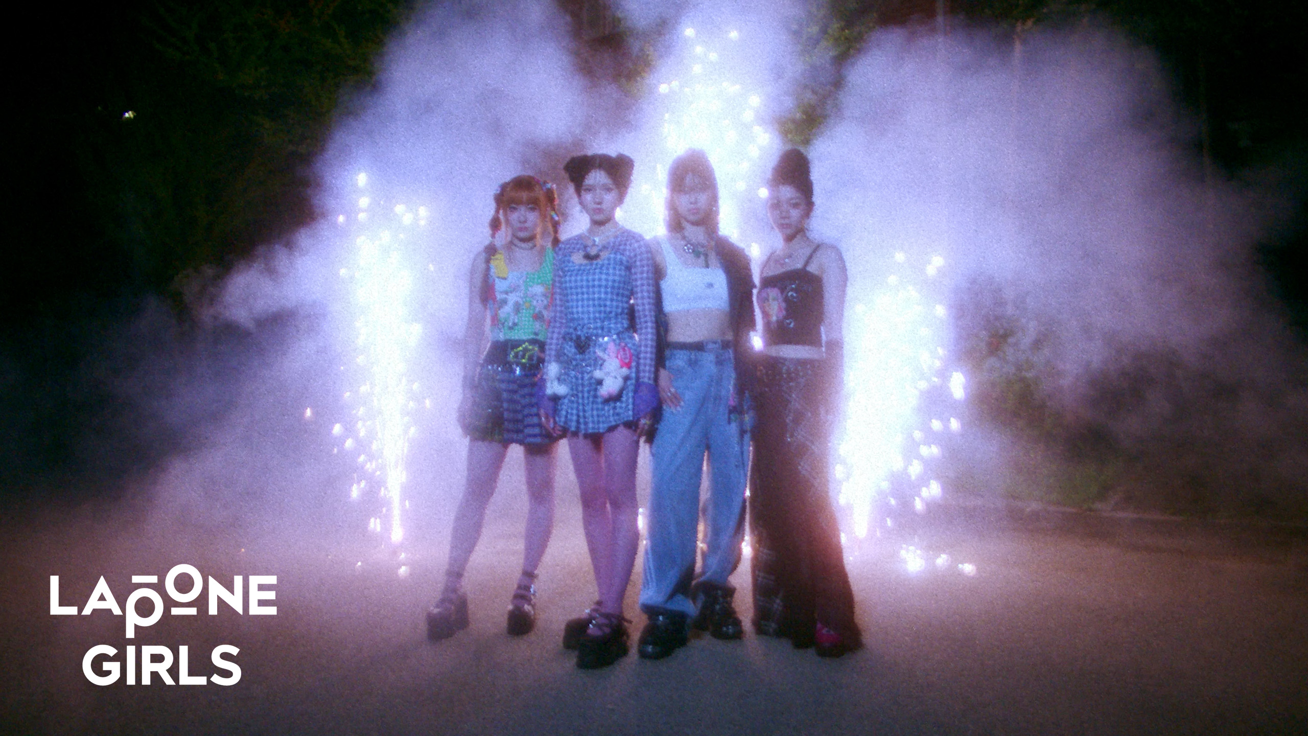 IS:SUE4人が夜の街に“集結”、カムバックシングル『Welcome Strangers』Visual Film公開｜©︎LAPONE GIRLS