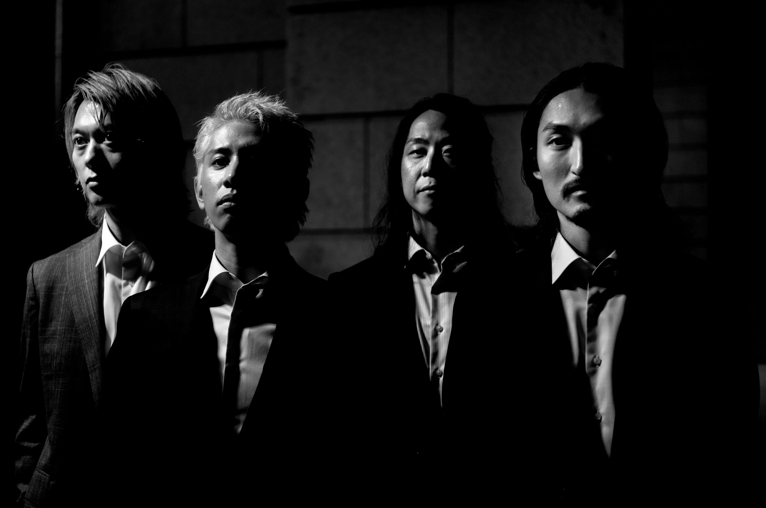 ONE OK ROCK、日本テレビ系「news zero」に起用中の新曲「Dystopia」を配信開始｜