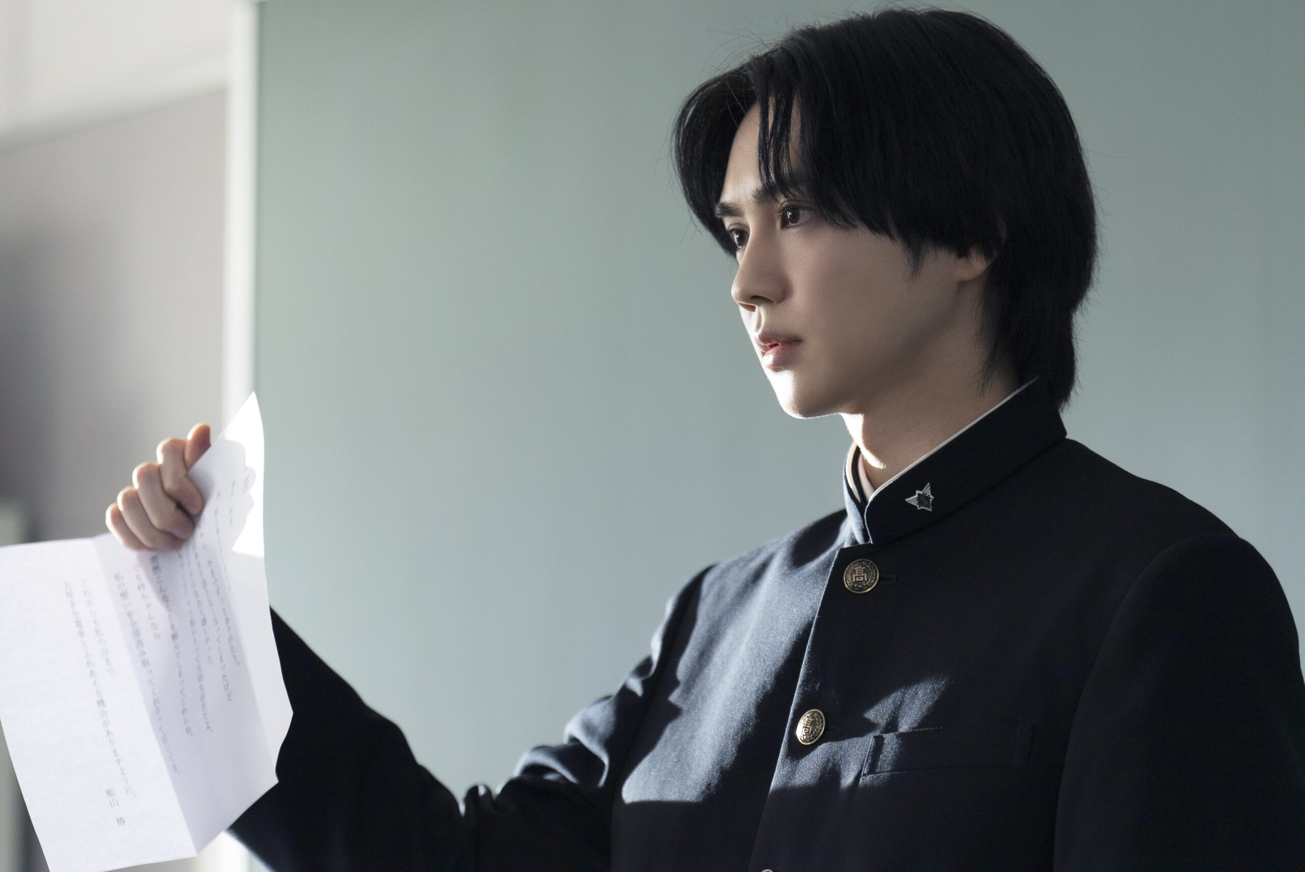 吉野北人、志田彩良らを狂わす“序列”は誰によって作られた？『遺書、公開。』場面写真12点解禁｜©︎2024 映画「遺書、公開。」製作委員会　©︎陽東太郎／SQUARE ENIX