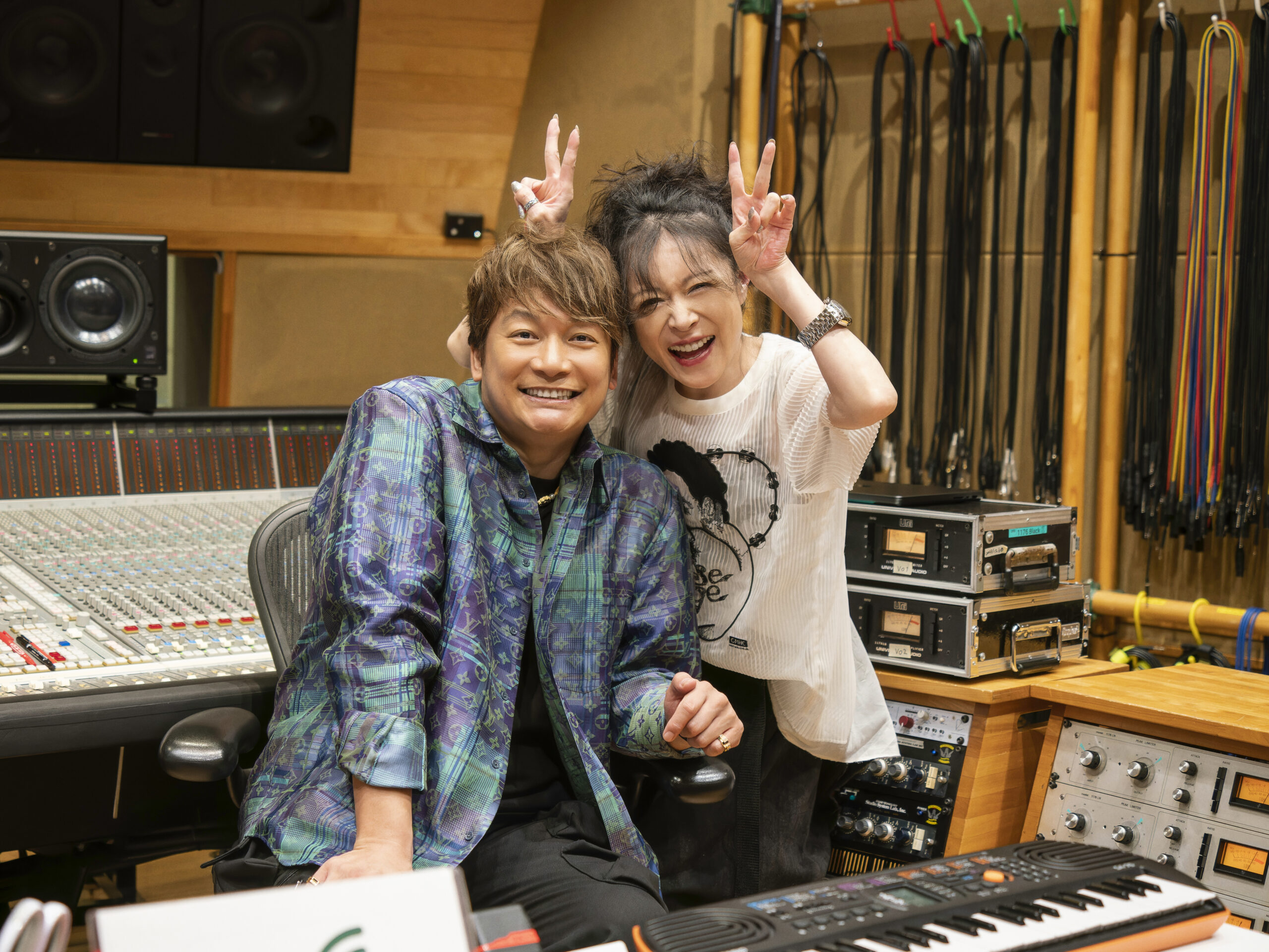 香取慎吾が中森明菜と念願コラボ、向き合ってレコーディングした「TATTOO」明日先行配信｜