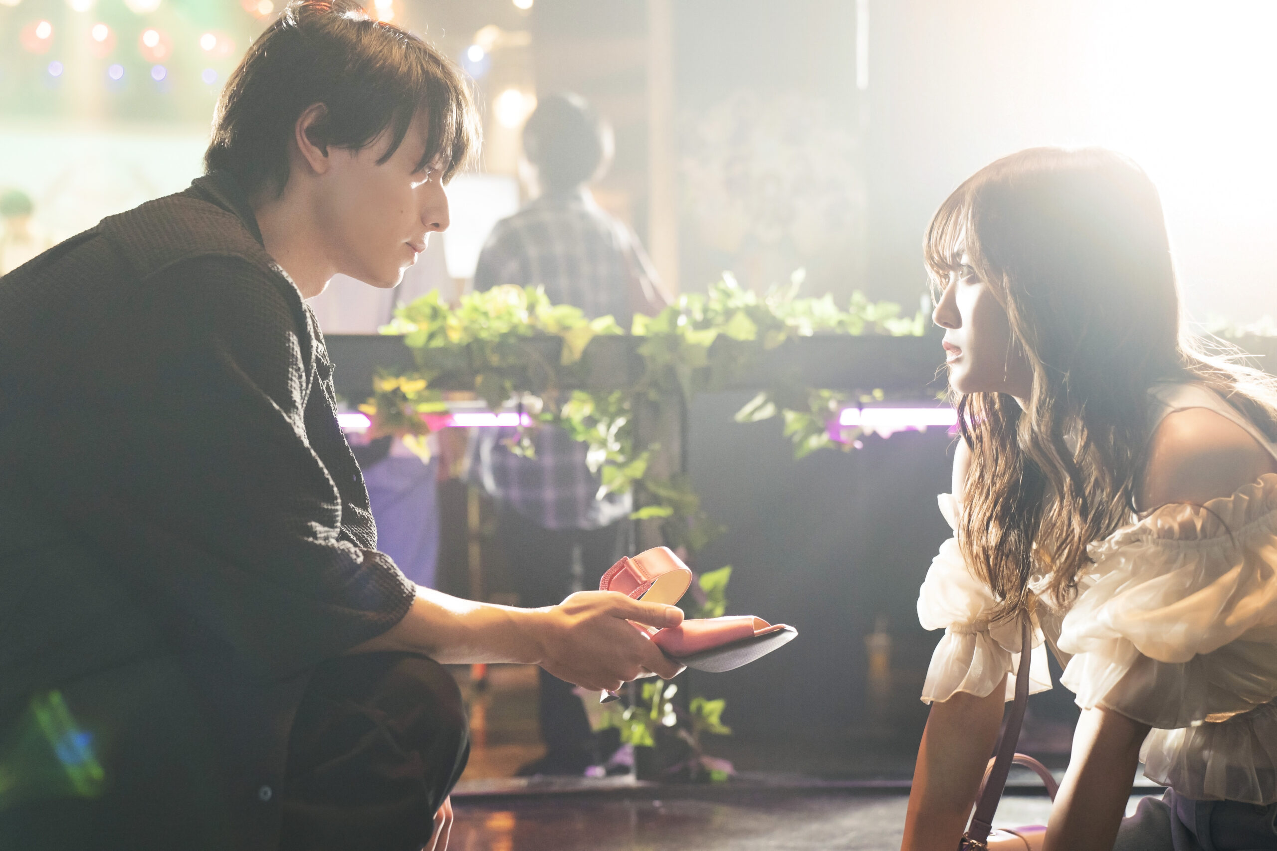 作間龍斗×山下美月W主演、二人を写した『山田くんとLv999の恋をする』場面写真解禁｜©︎2025『山田くんと Lv999 の恋をする』製作委員会