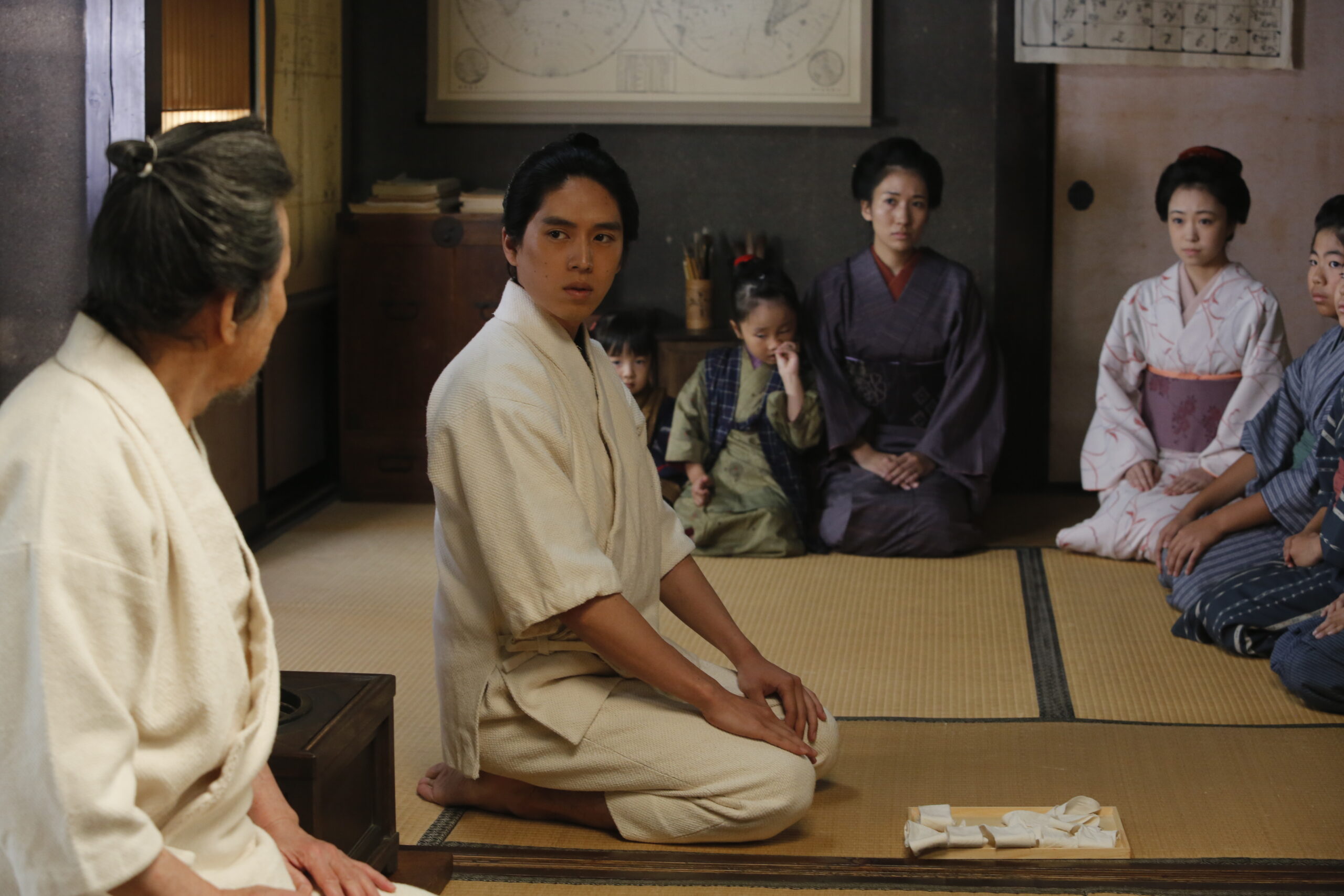 主人公を支える三浦貴大、坂東龍汰、吉岡秀隆を映した『雪の花 ―ともに在りて―』新場面写真解禁｜©︎2025映画「雪の花」製作委員会