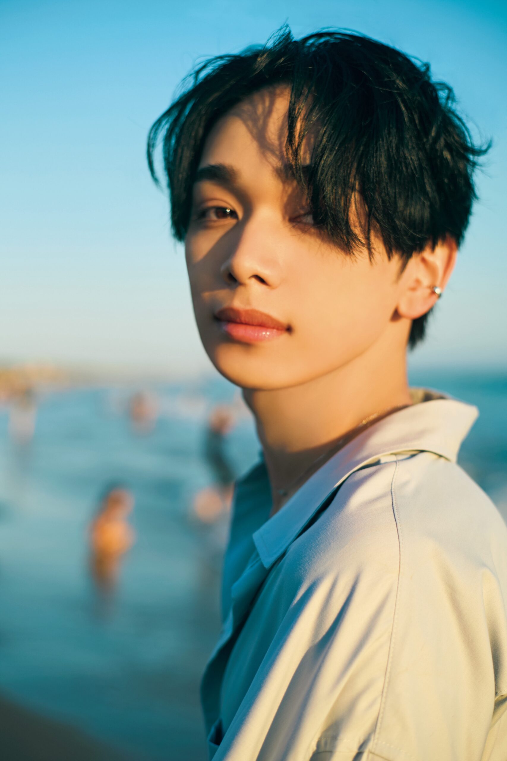 宮世琉弥の初写真集から大人な魅力を放つ新カット解禁、3種類の表紙デザインも完成｜©︎SDP
