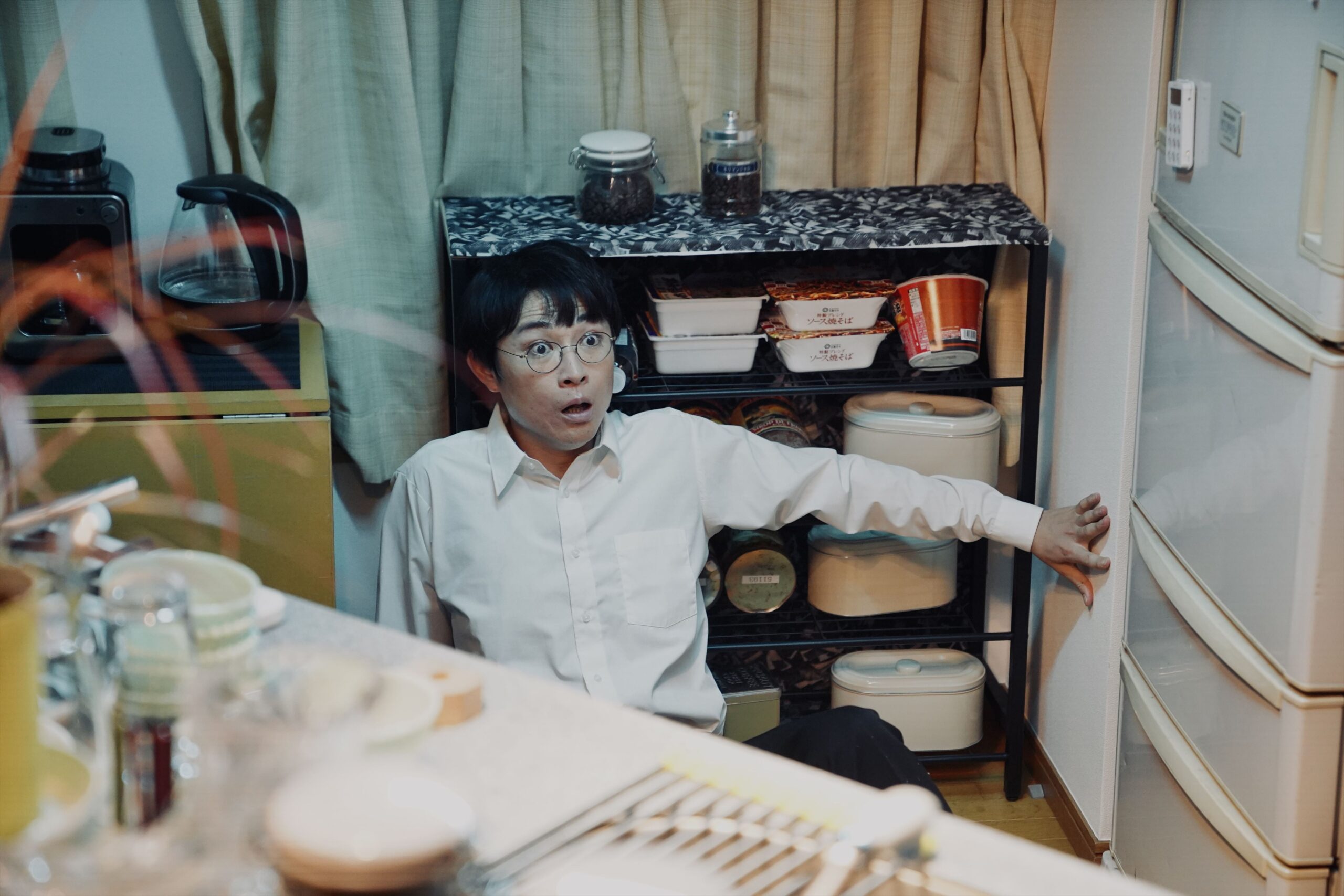 映画初主演の水川かたまりが驚き、困り果て、様々な表情で魅せる『死に損なった男』場面写真解禁｜©︎2024 映画「死に損なった男」製作委員会