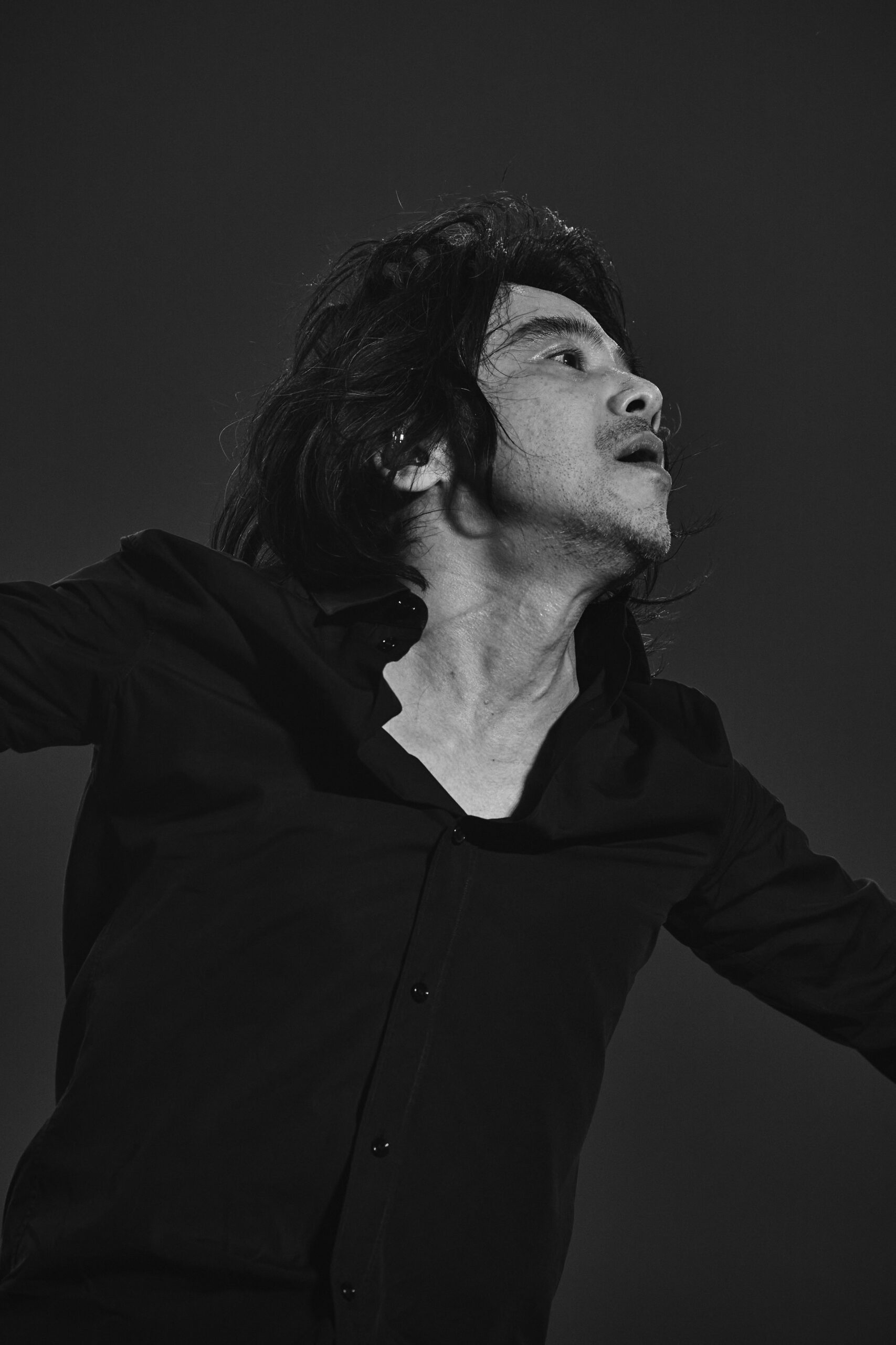 宮本浩次、アニメ『トリリオンゲーム』に書き下ろした新曲「over the top」1月10日配信｜