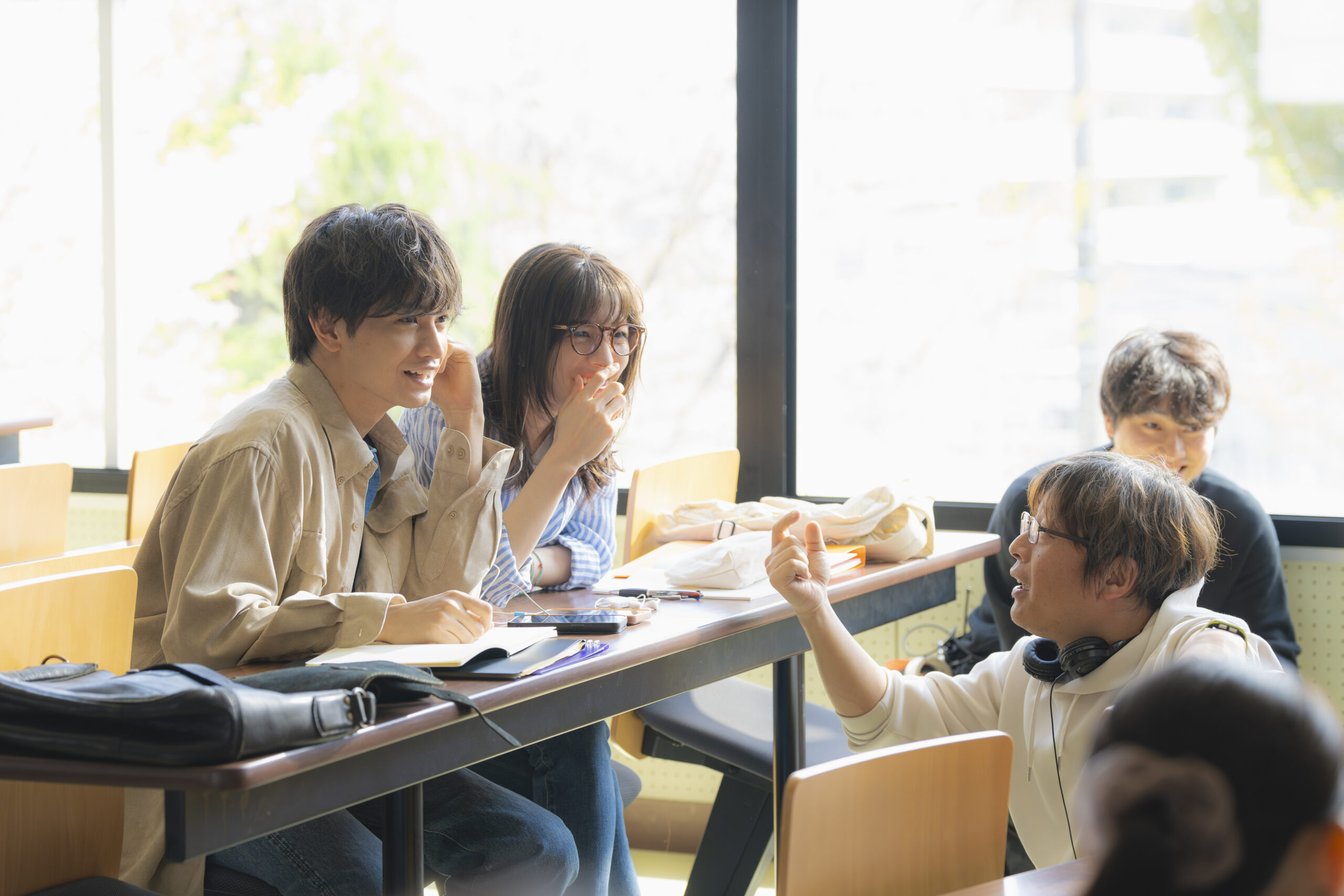 三木孝浩の演出で中島健人×miletが等身大カップルに、映画『知らないカノジョ』メイキング写真解禁｜©︎2025『知らないカノジョ』製作委員会