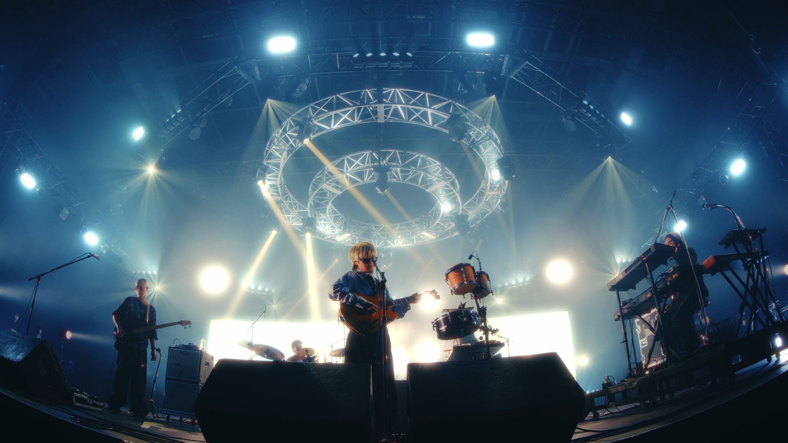 Kroi、情熱的なアレンジで披露した「Jewel」ライブ映像初公開｜